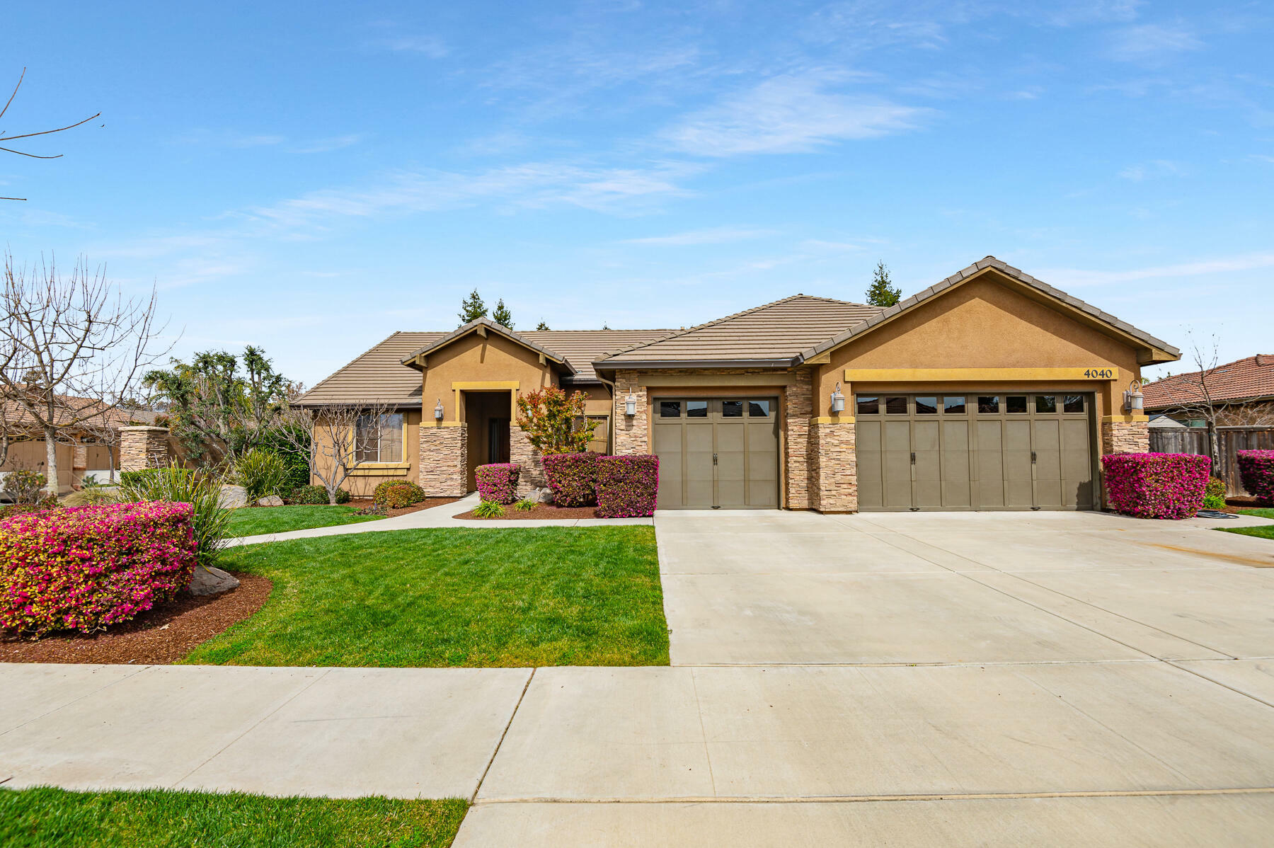 Property Photo:  4040 W Oriole Court  CA 93291 