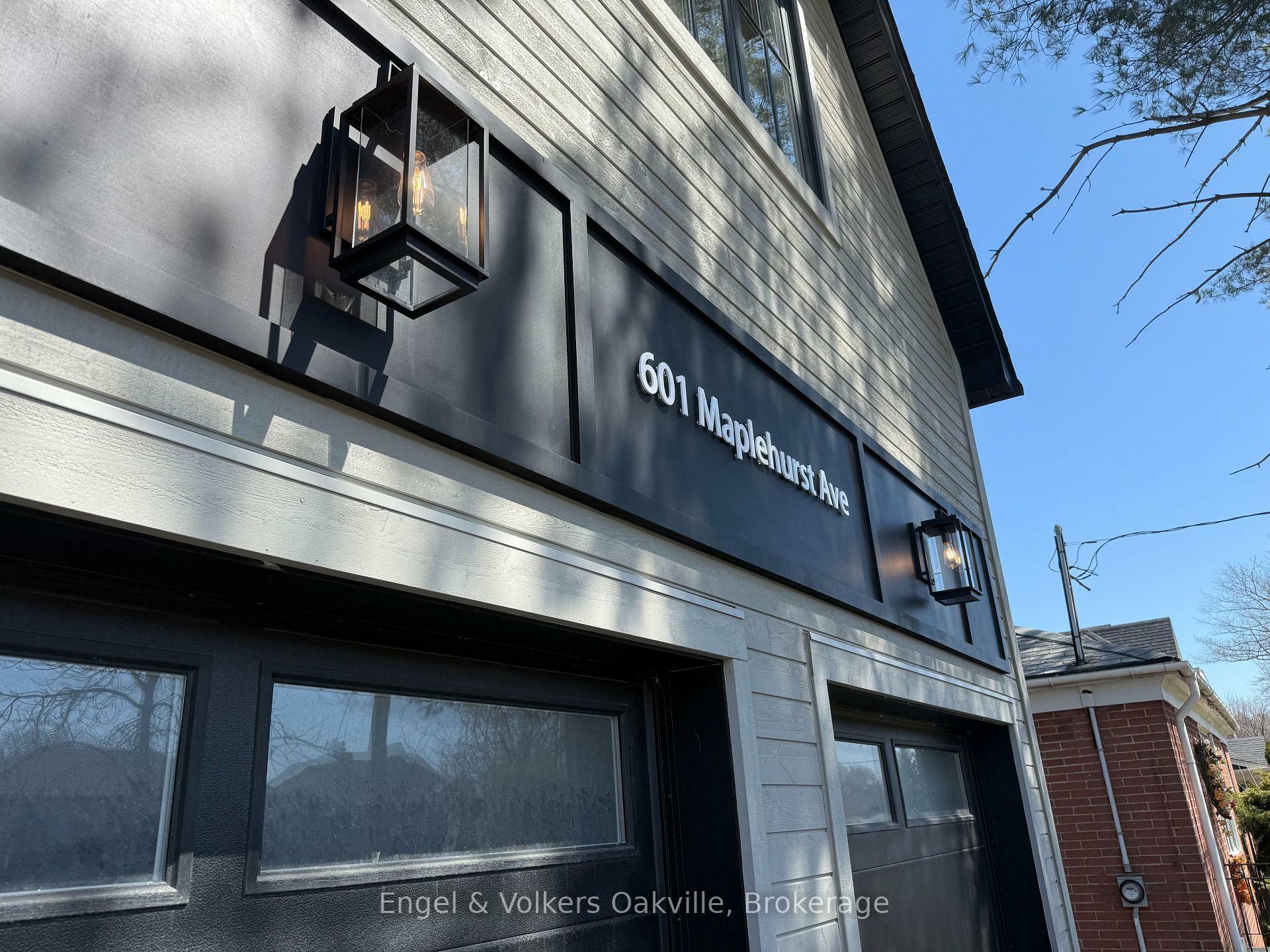 Property Photo: 601 Maplehurst Avenue ON L6L 4Y8