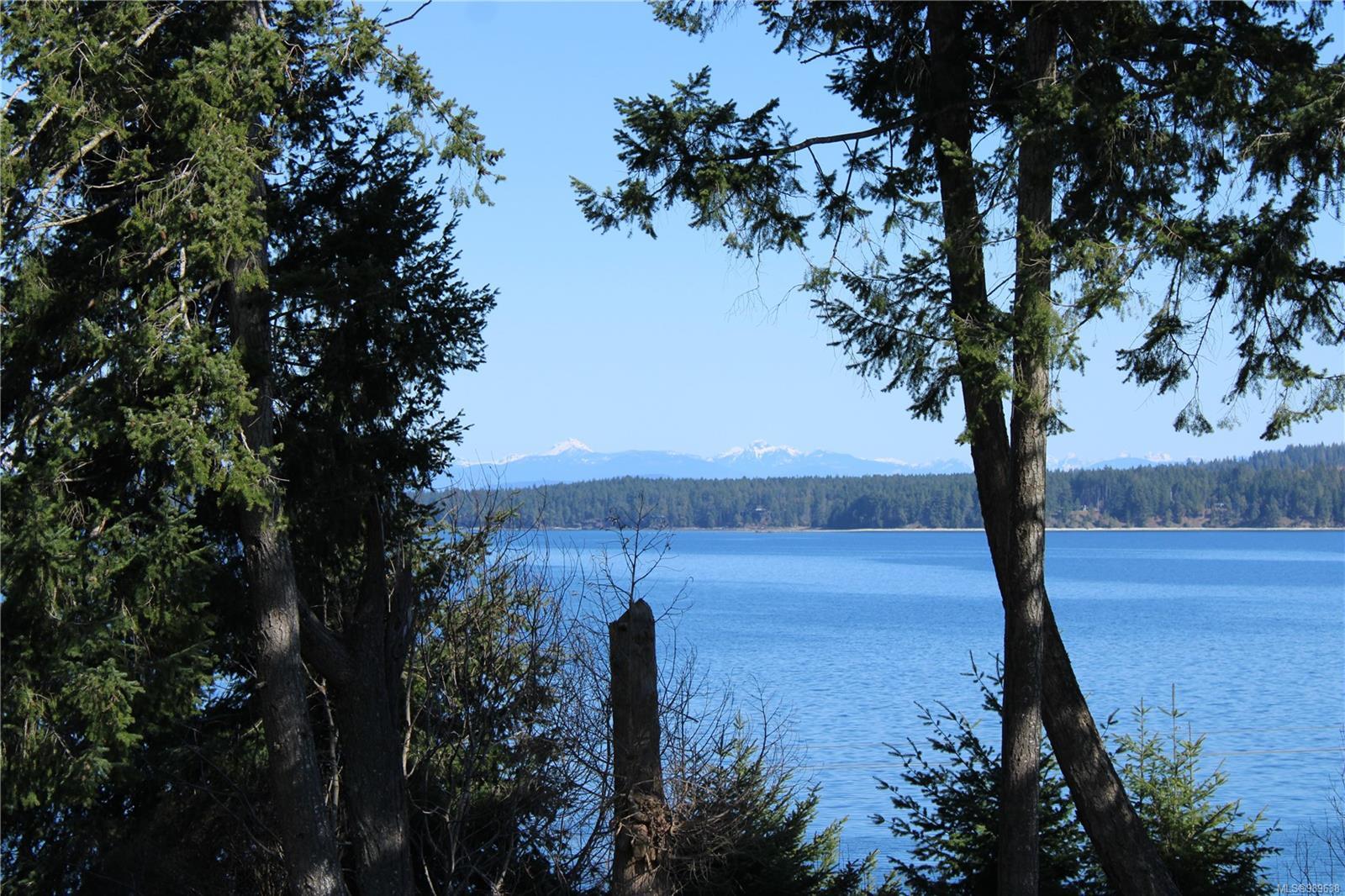 Property Photo: 5904 Garvin Rd BC V0R 3B0