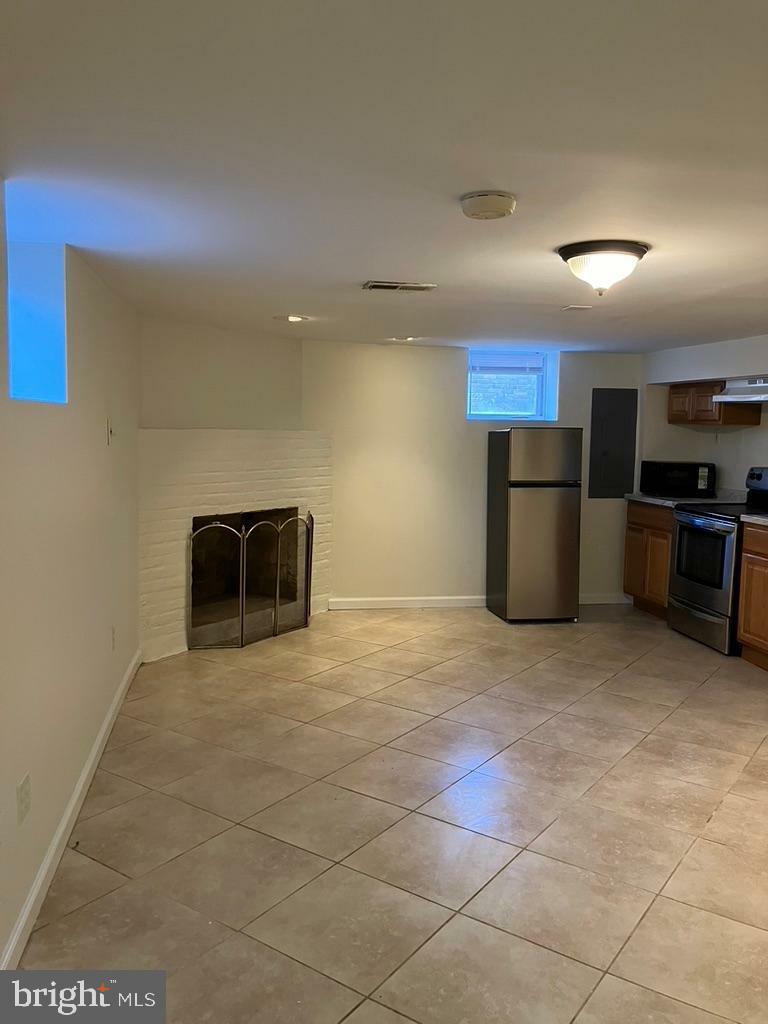 Property Photo:  2516 5th Street S Unit B  VA 22204 