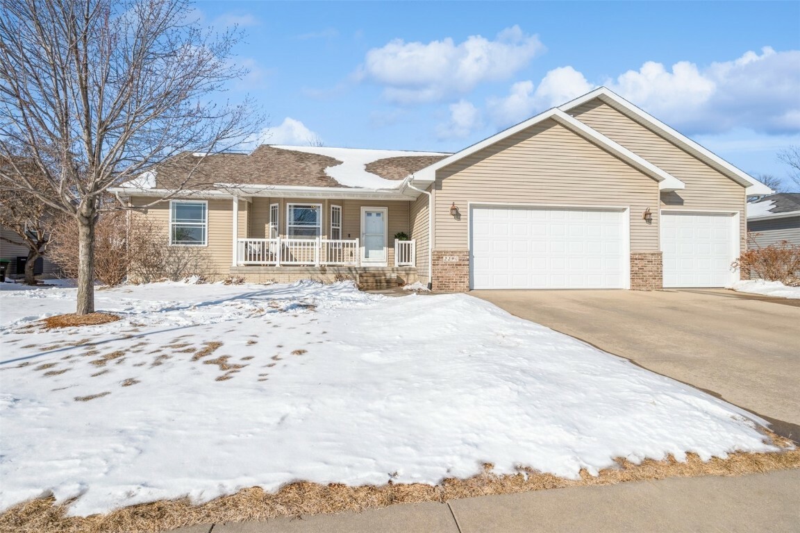 Property Photo: 2290 Edwin Drive IA 52302