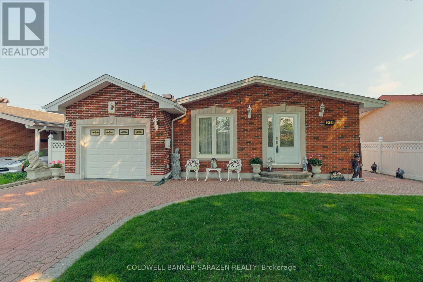 Property Photo:  2435 Heaton Avenue  ON K1G 1J1 