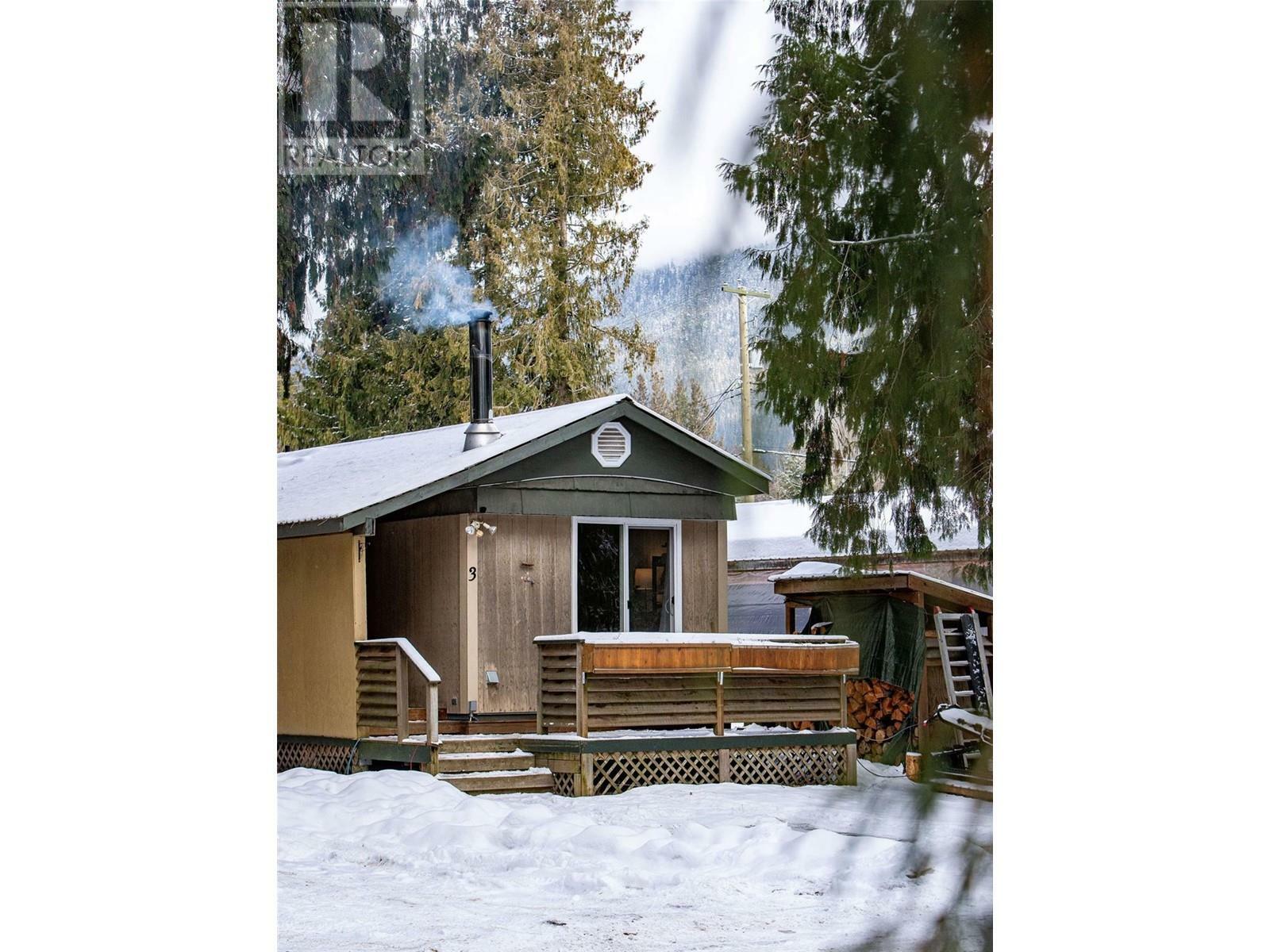 Property Photo: 1079 Lundell Road 3 BC V0E 2S0