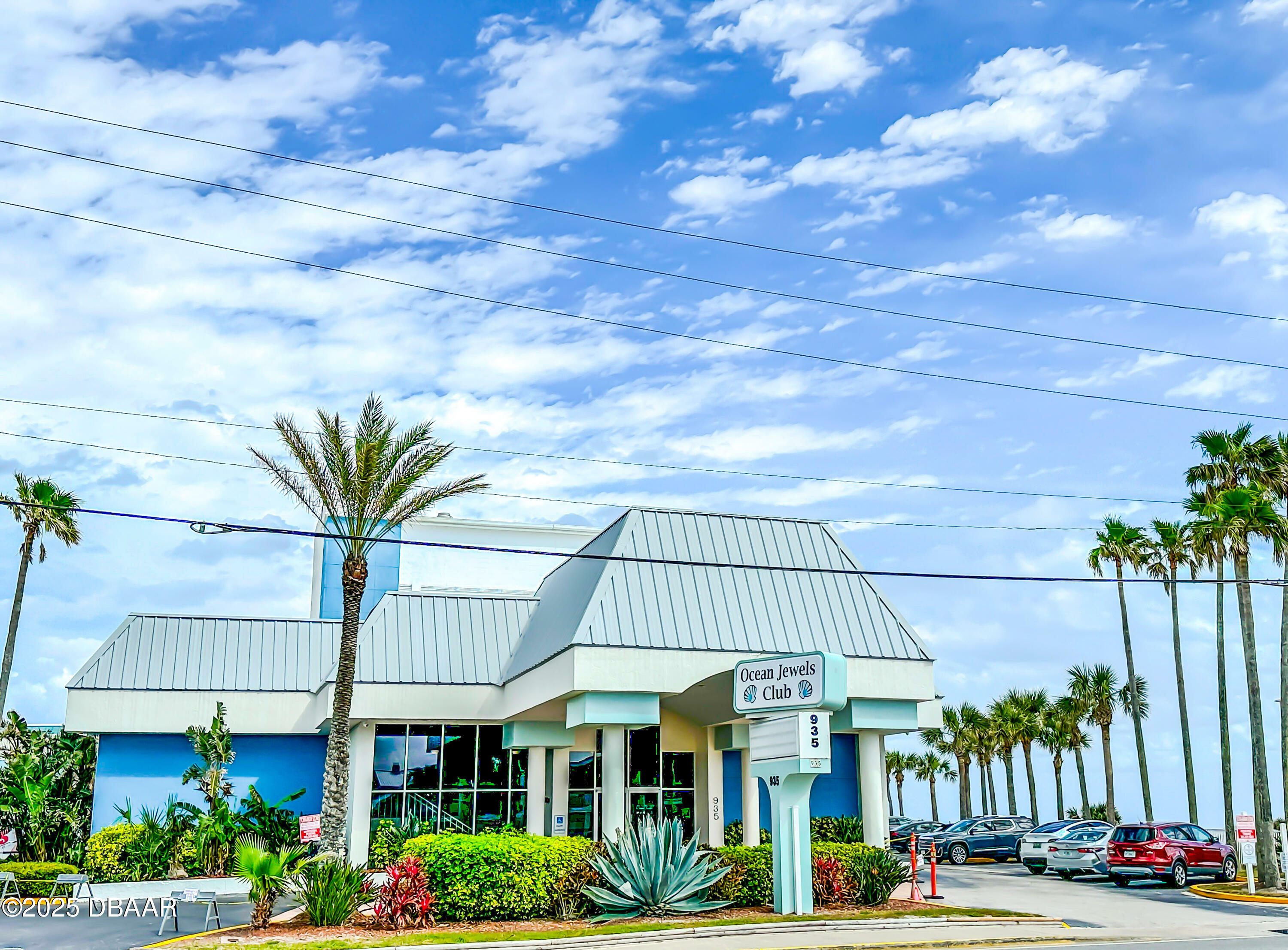 Property Photo: 935 S Atlantic Avenue FL 32118
