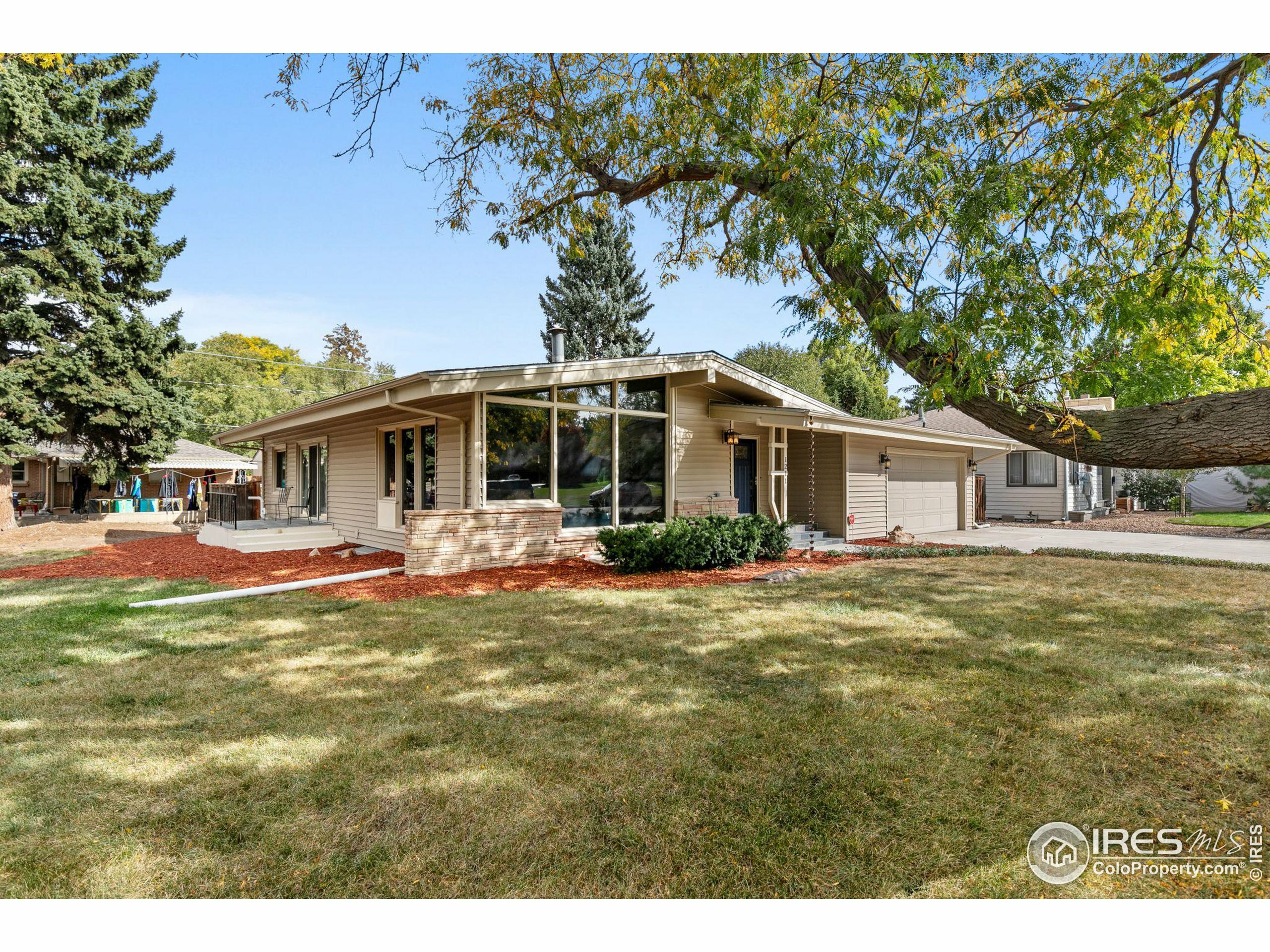 Property Photo: 1211 Loch Mount Dr CO 80537