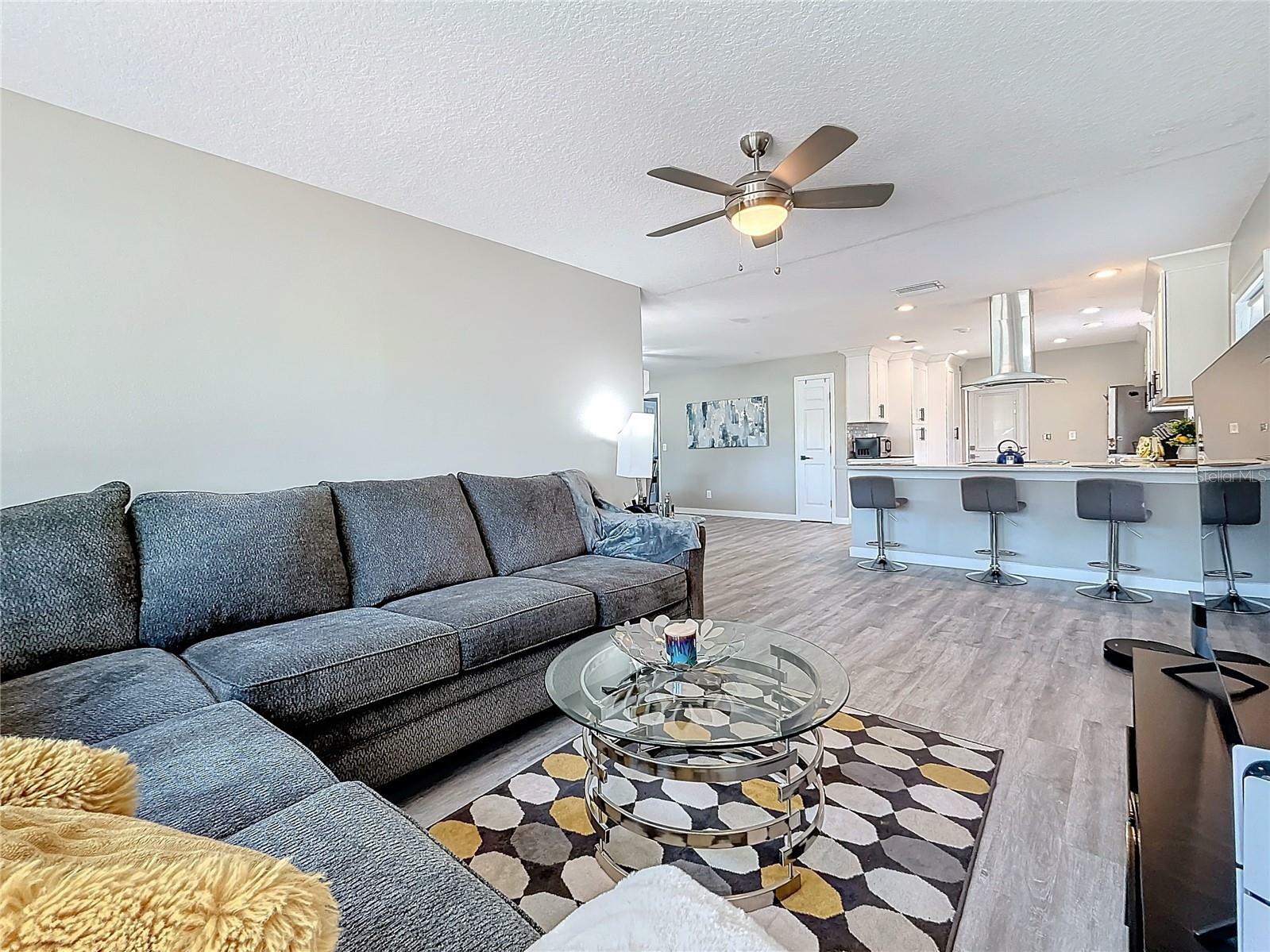 Property Photo: 1859 Oklahoma Avenue NE FL 33703