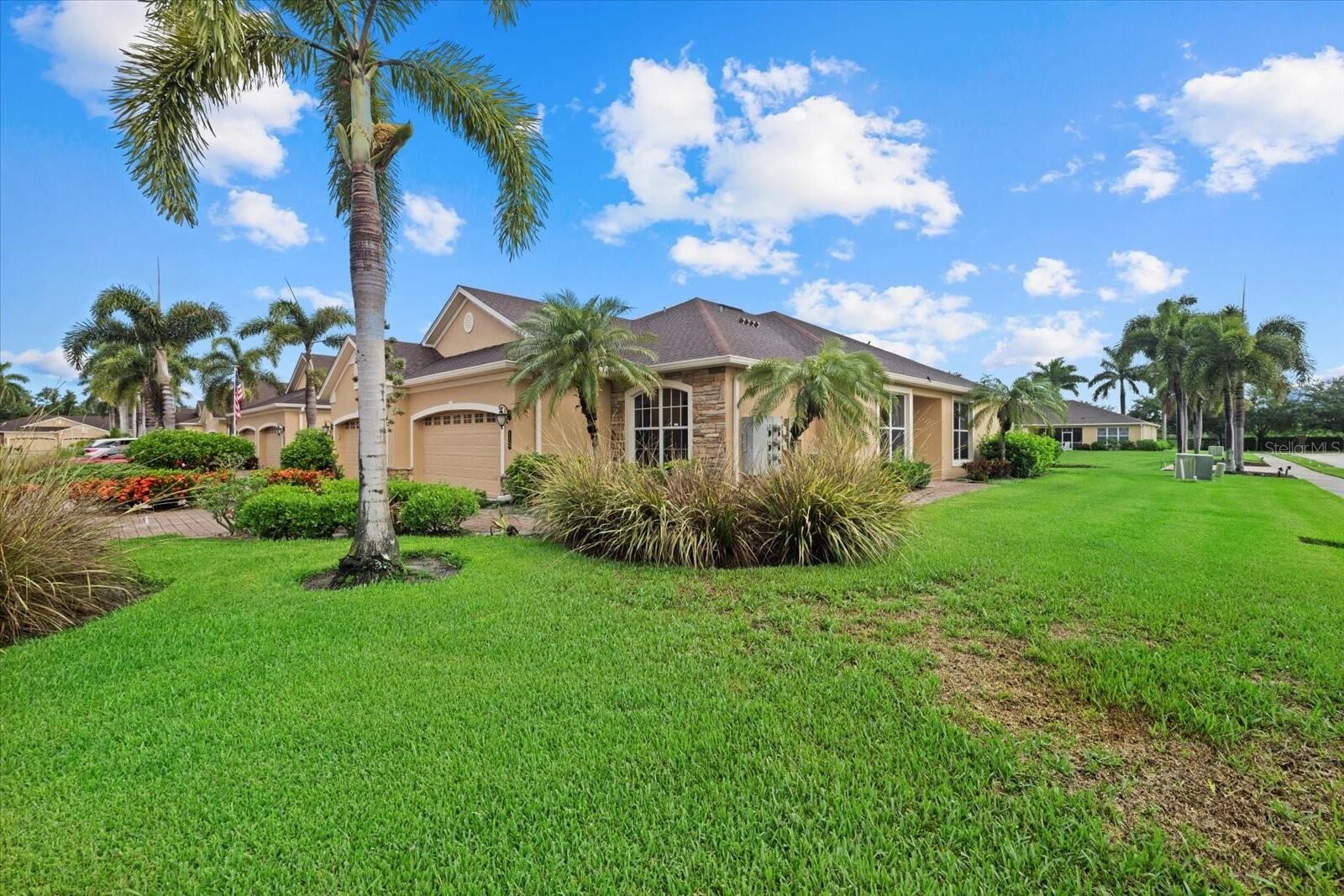 Property Photo: 4331 Turnberry Circle FL 34288