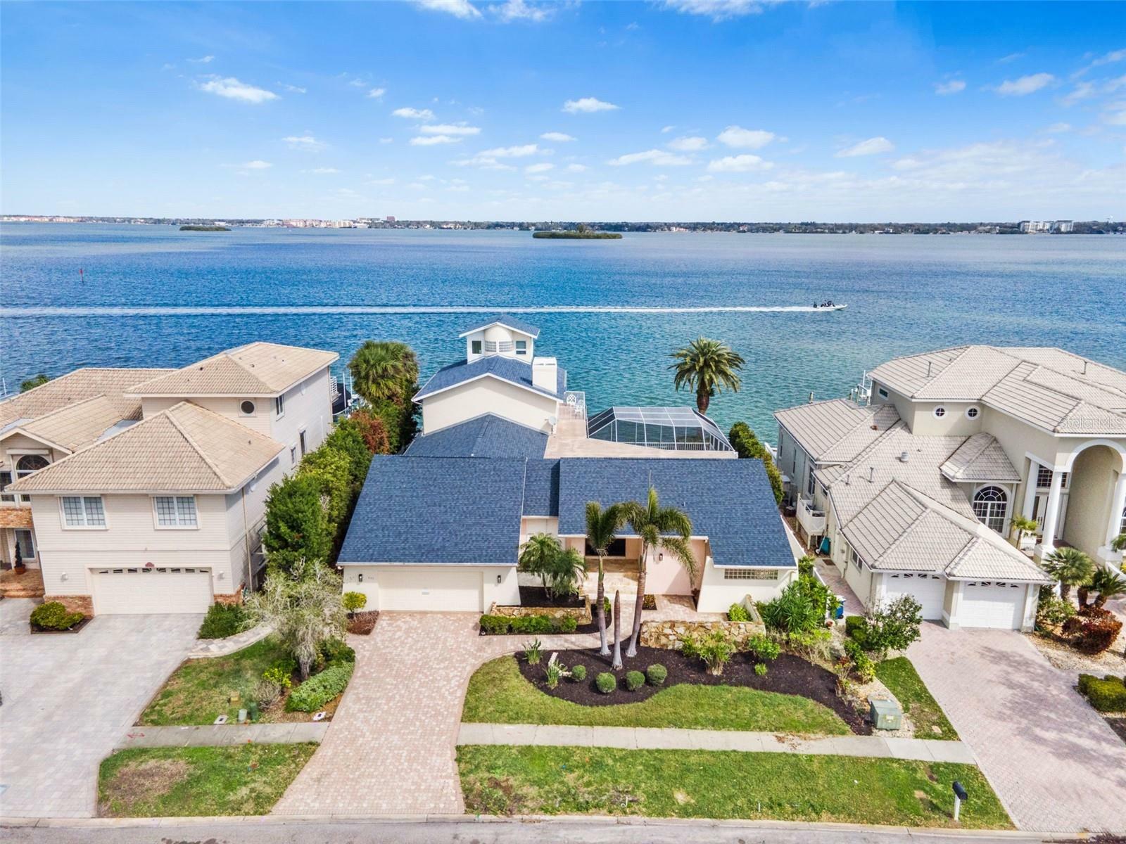 Property Photo: 849 Harbor Island FL 33767