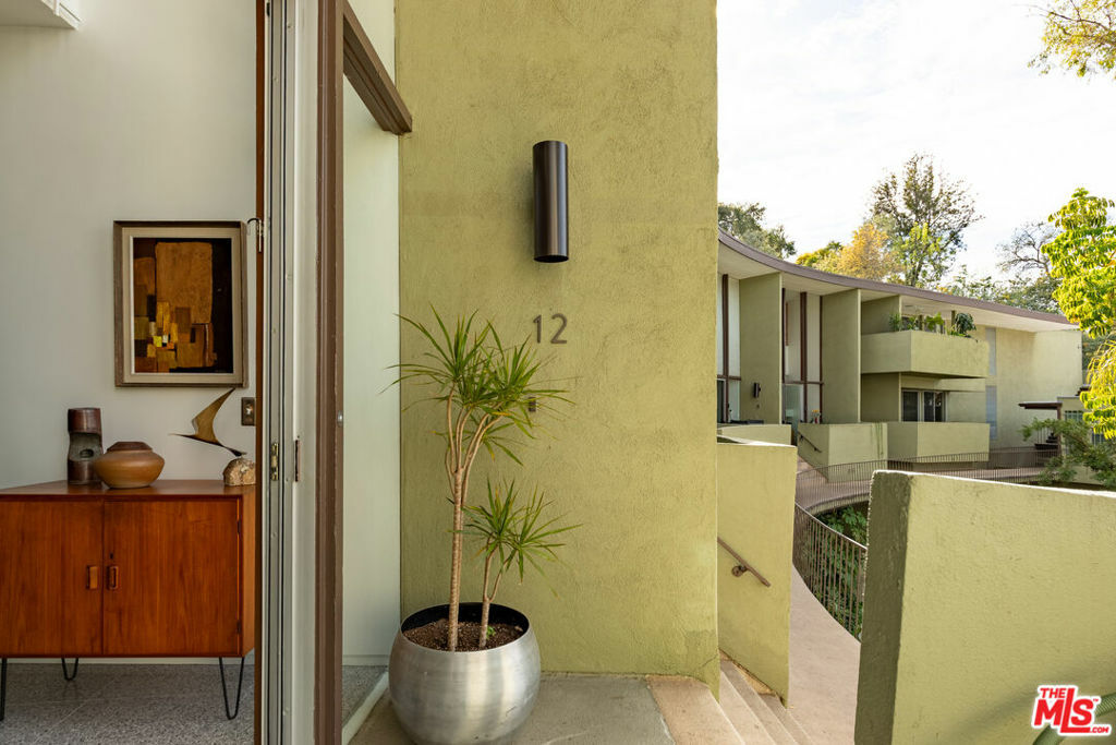 3625 Fredonia Drive 12  Los Angeles CA 90068 photo