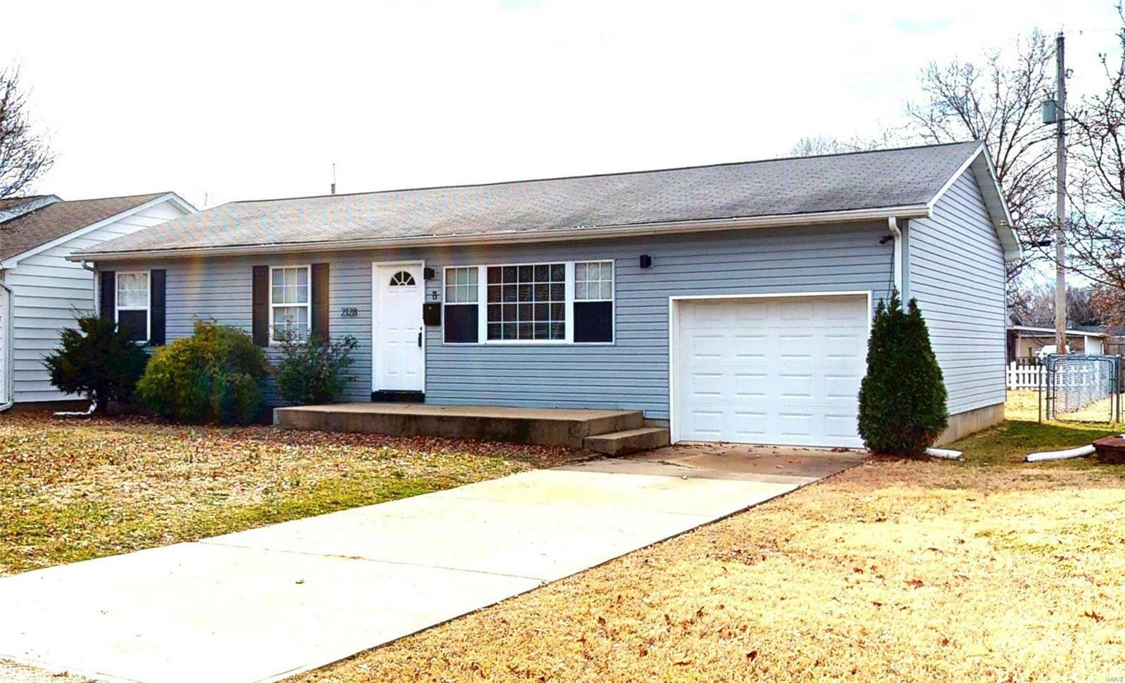 Property Photo: 2128 Dawn Place IL 62040