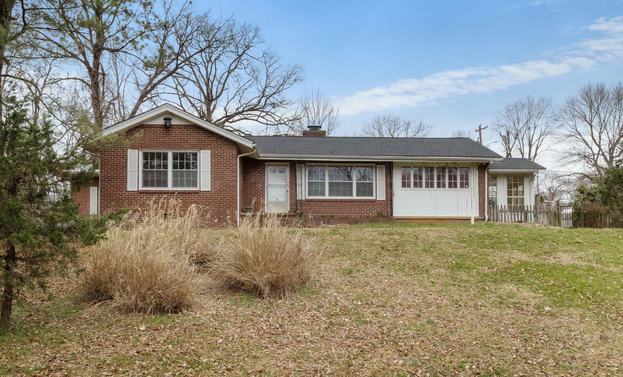 Property Photo: 725 Kleeman Dr TN 37040