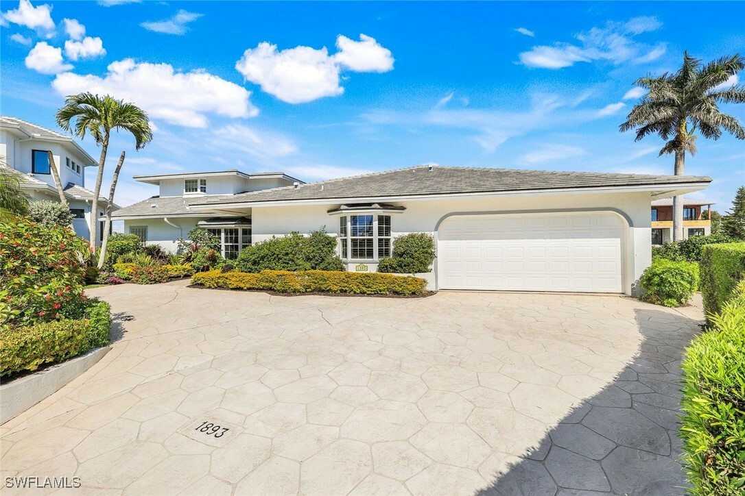Property Photo: 1893 Cascade Court FL 34145