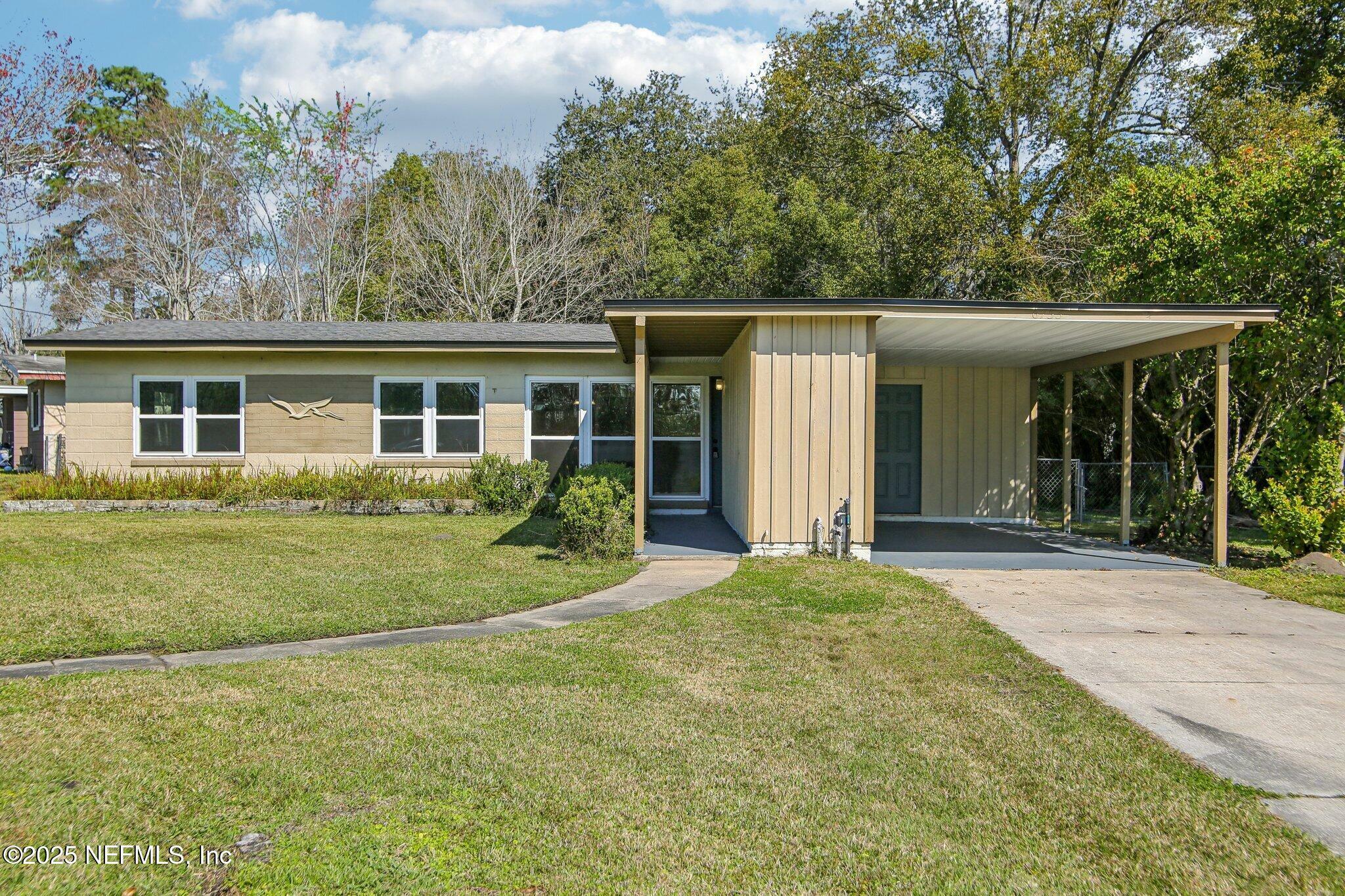 Property Photo: 6753 Cherbourg Avenue S FL 32205