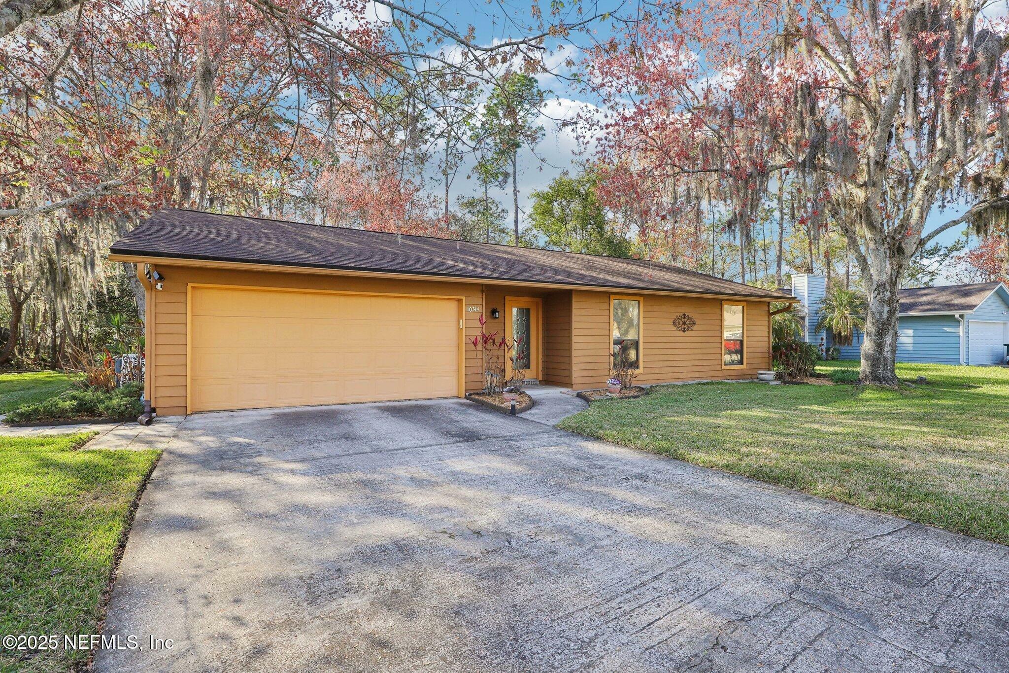 Property Photo:  10744 Hearthstone Drive  FL 32257 