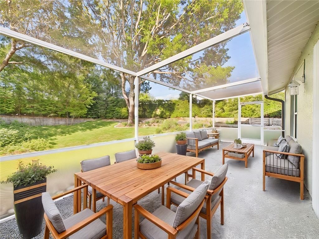 Property Photo: 1704 Royal Cir 602 FL 34112