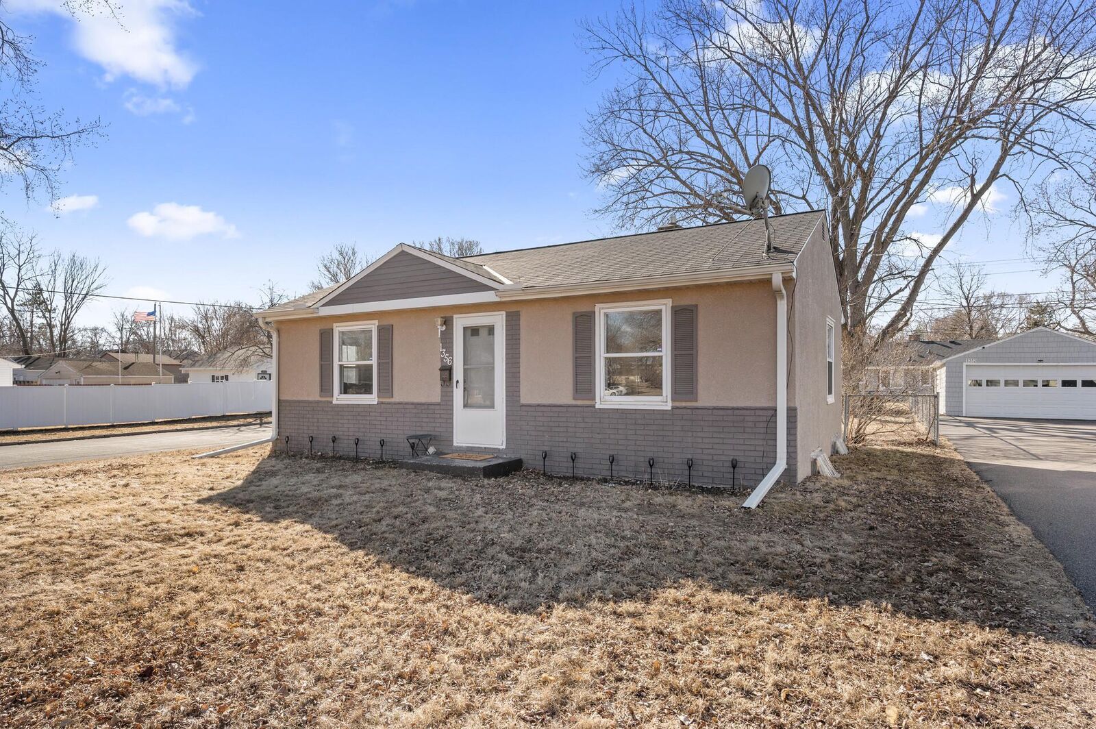 Property Photo:  1356 Jersey Avenue S  MN 55426 