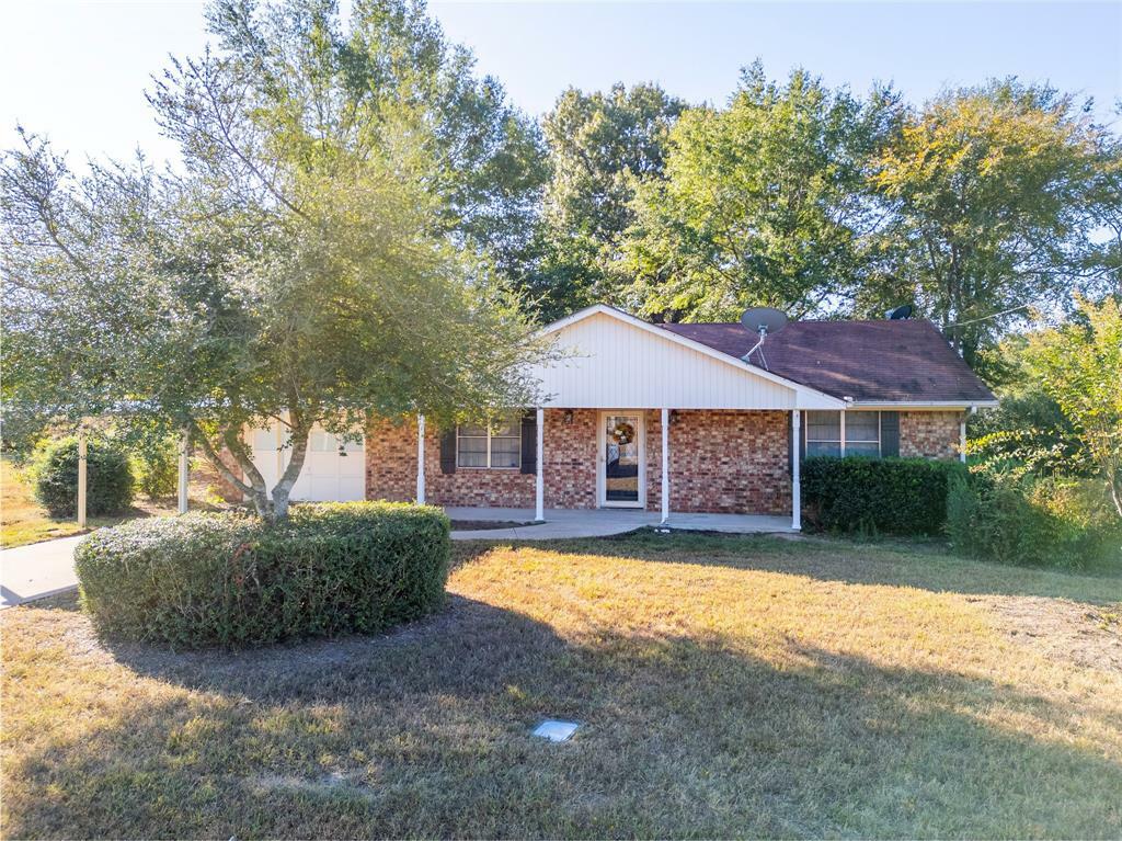 Property Photo:  884 E Pennsylvania Avenue E  TX 75790 