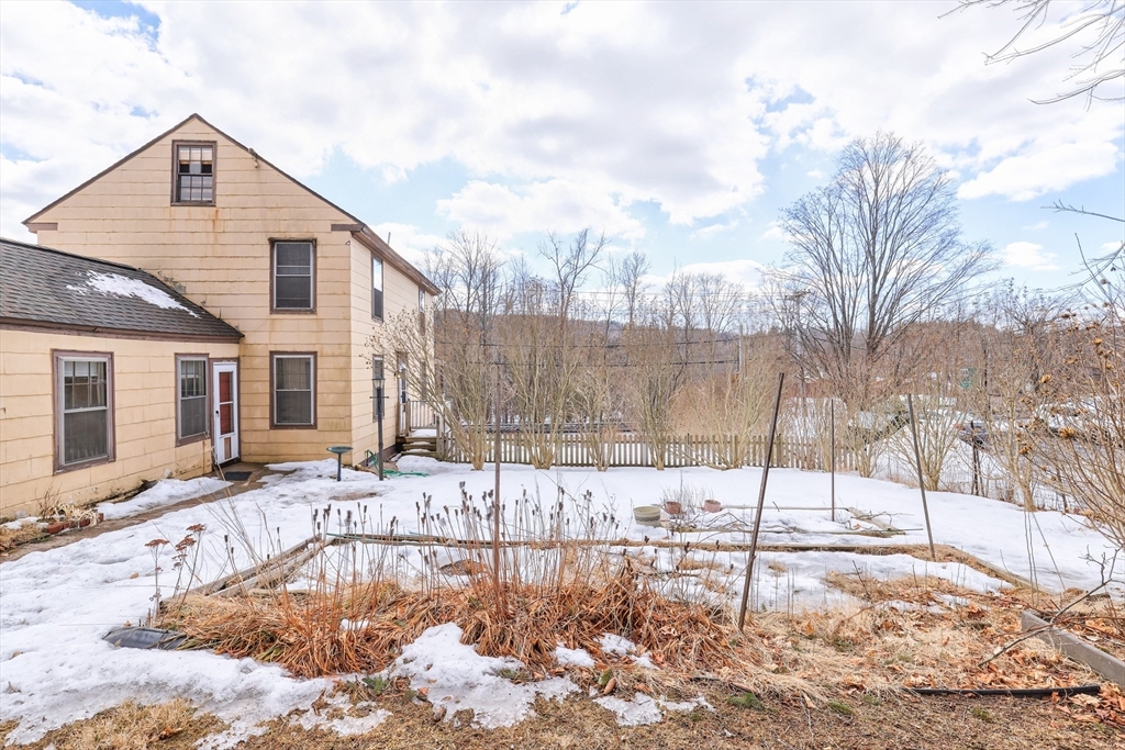 Property Photo:  600 Main St  MA 01566 