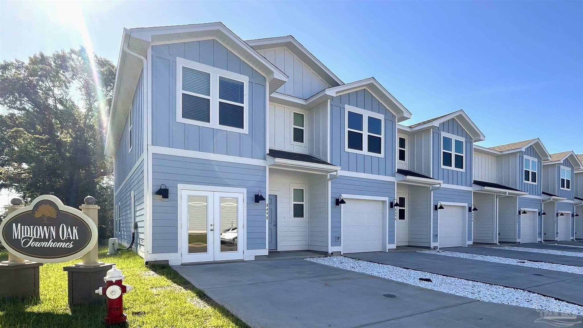 Property Photo: 8498 Bluejack Dr FL 32514