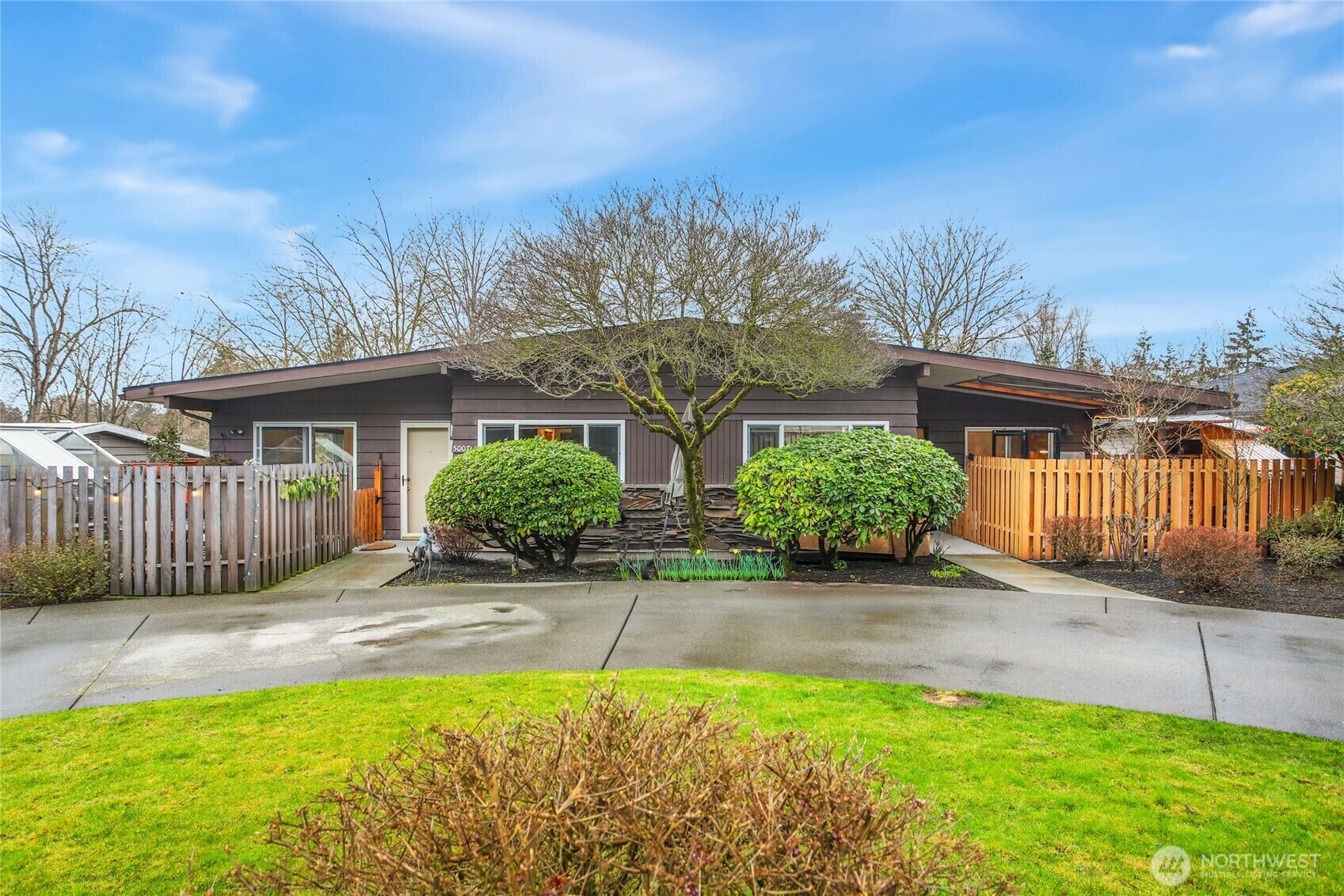 Property Photo: 5005 Sand Point Place NE WA 98105