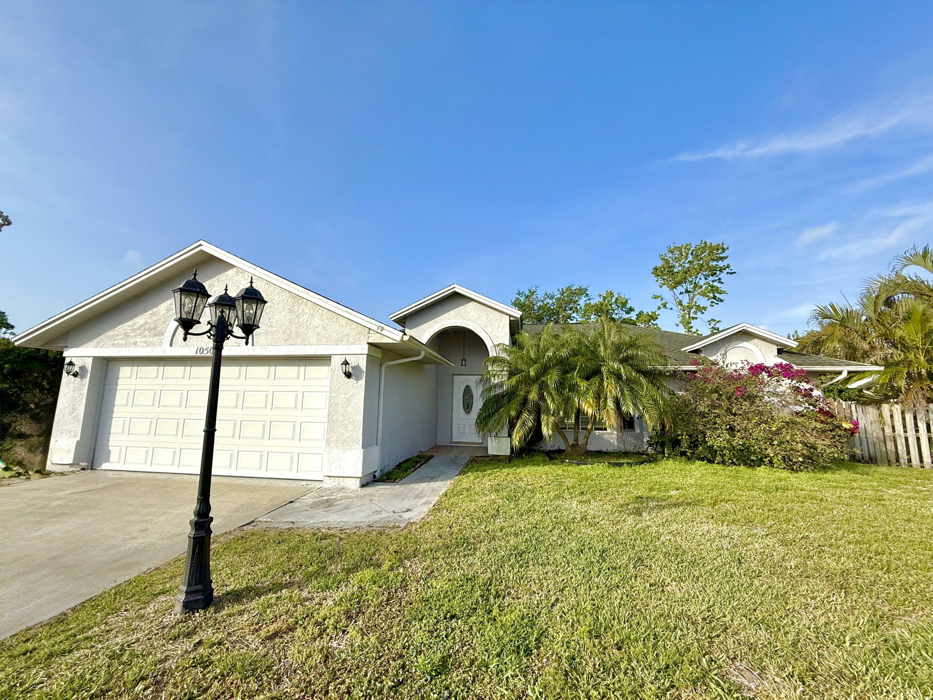 1050 SE Euclid Lane  Port Saint Lucie FL 34983 photo