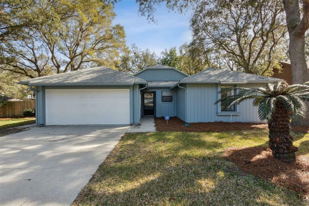Property Photo: 1614 Canterbury Lane FL 32034