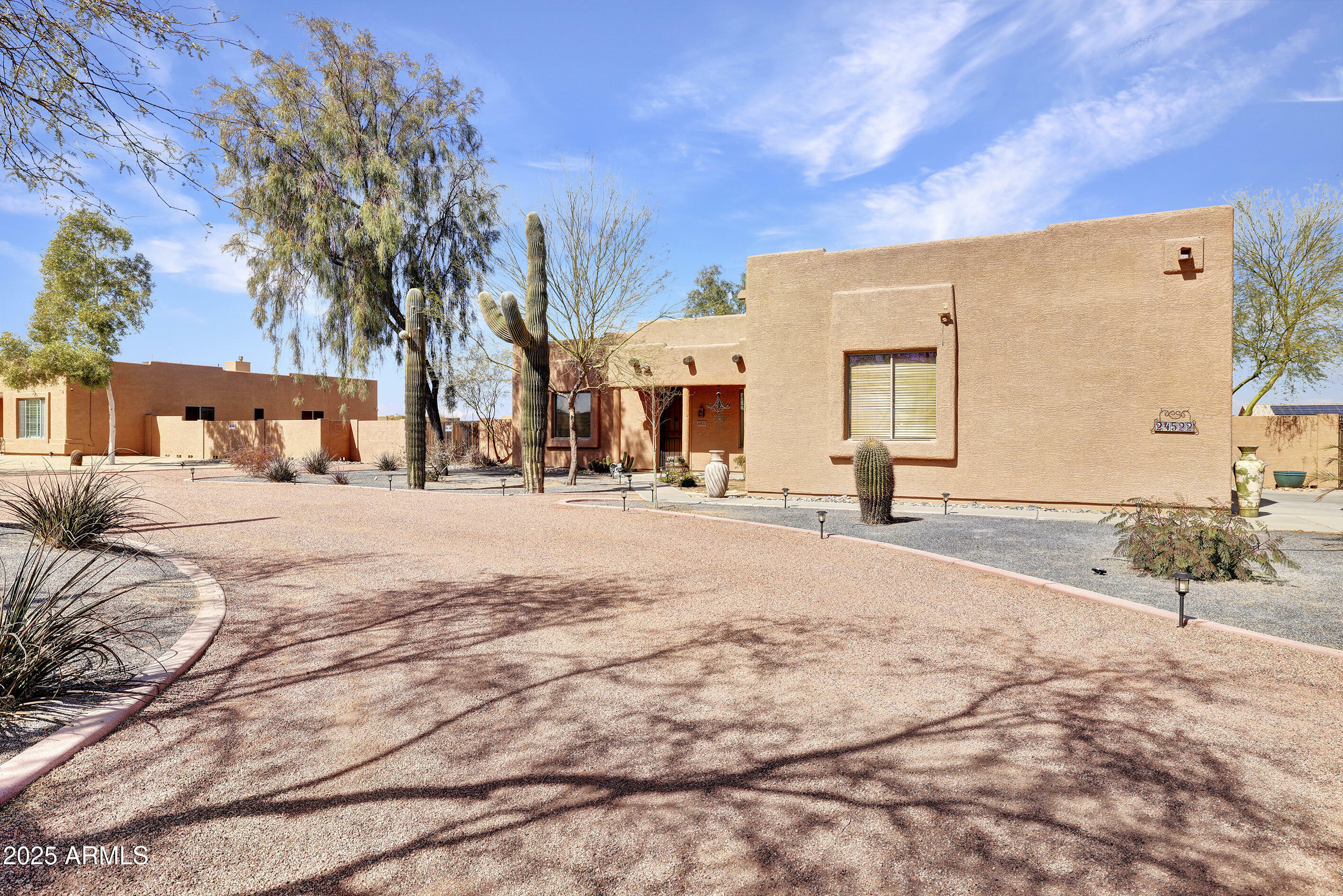 Property Photo:  24522 W Mark Lane  AZ 85361 