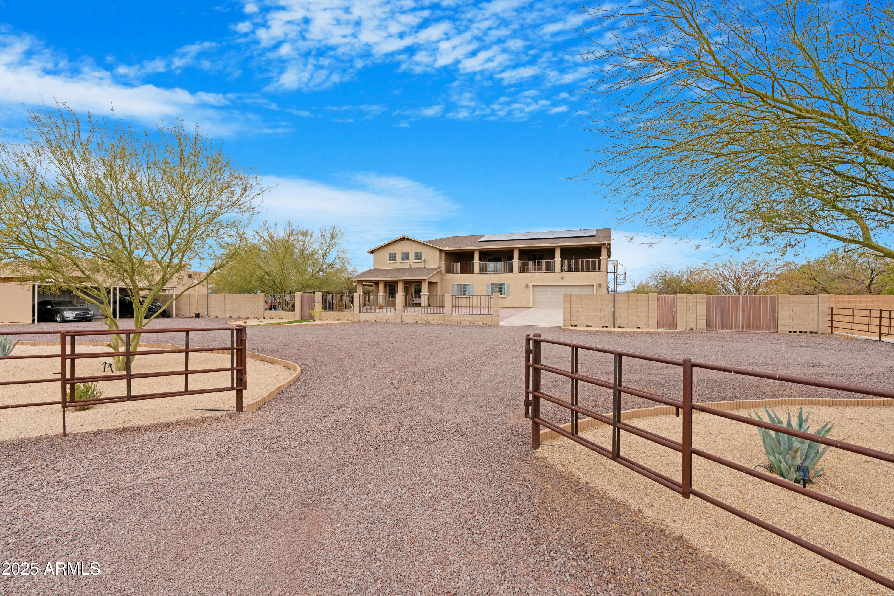 Property Photo: 20128 W Steed Ridge Road AZ 85361