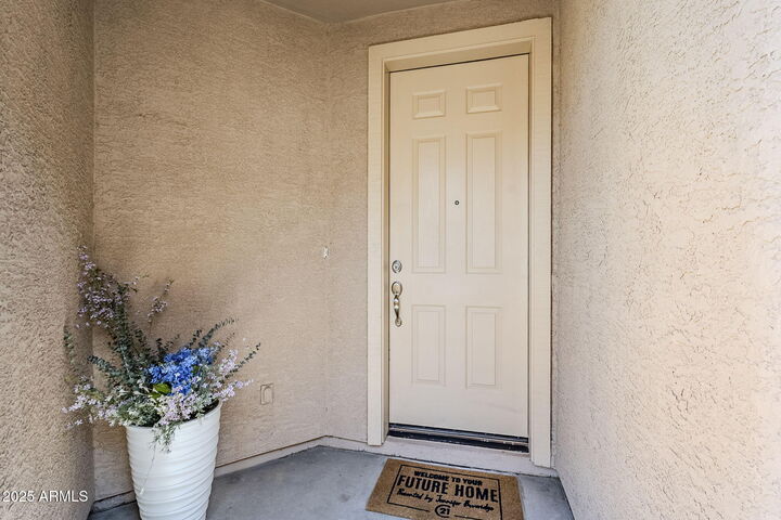 Property Photo:  7027 S 32nd Place  AZ 85042 
