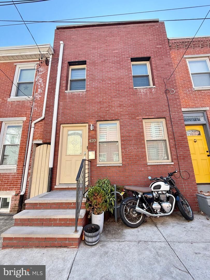 Property Photo:  420 Greenwich Street  PA 19147 