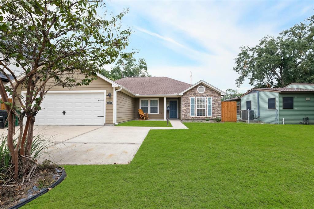 Property Photo:  1504 W 43rd Street  TX 77018 