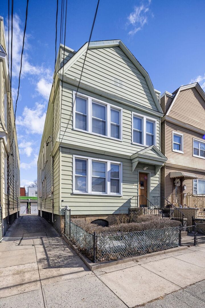 118 Poplar St  Jc, Heights NJ 07307 photo