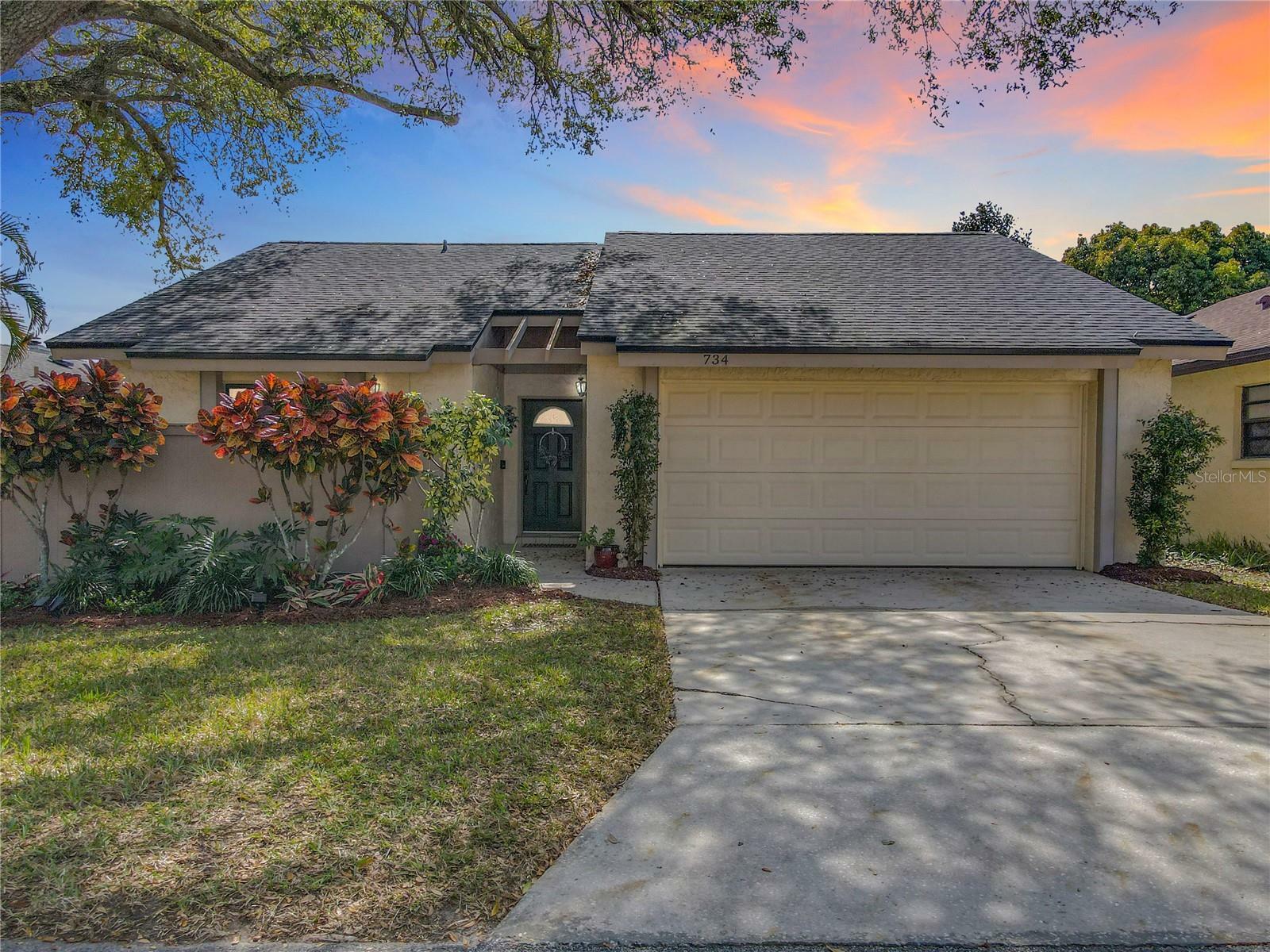 Property Photo: 734 Adidas Road FL 32708