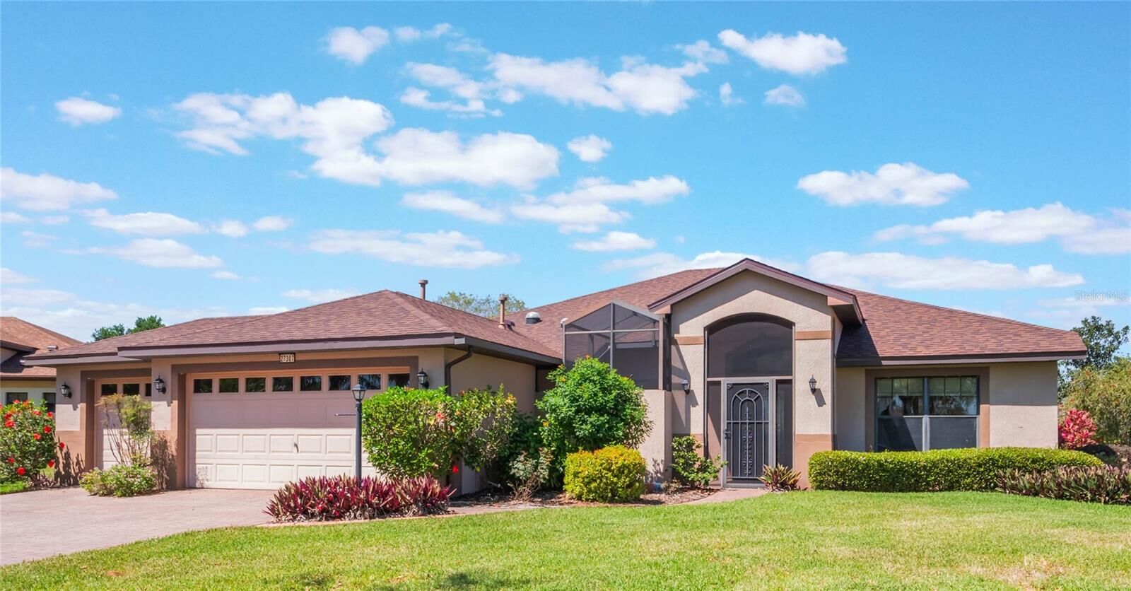 Property Photo:  27307 Pine Straw Road  FL 34748