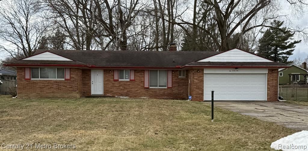Property Photo:  1095 Cora Drive  MI 48532 2721 
