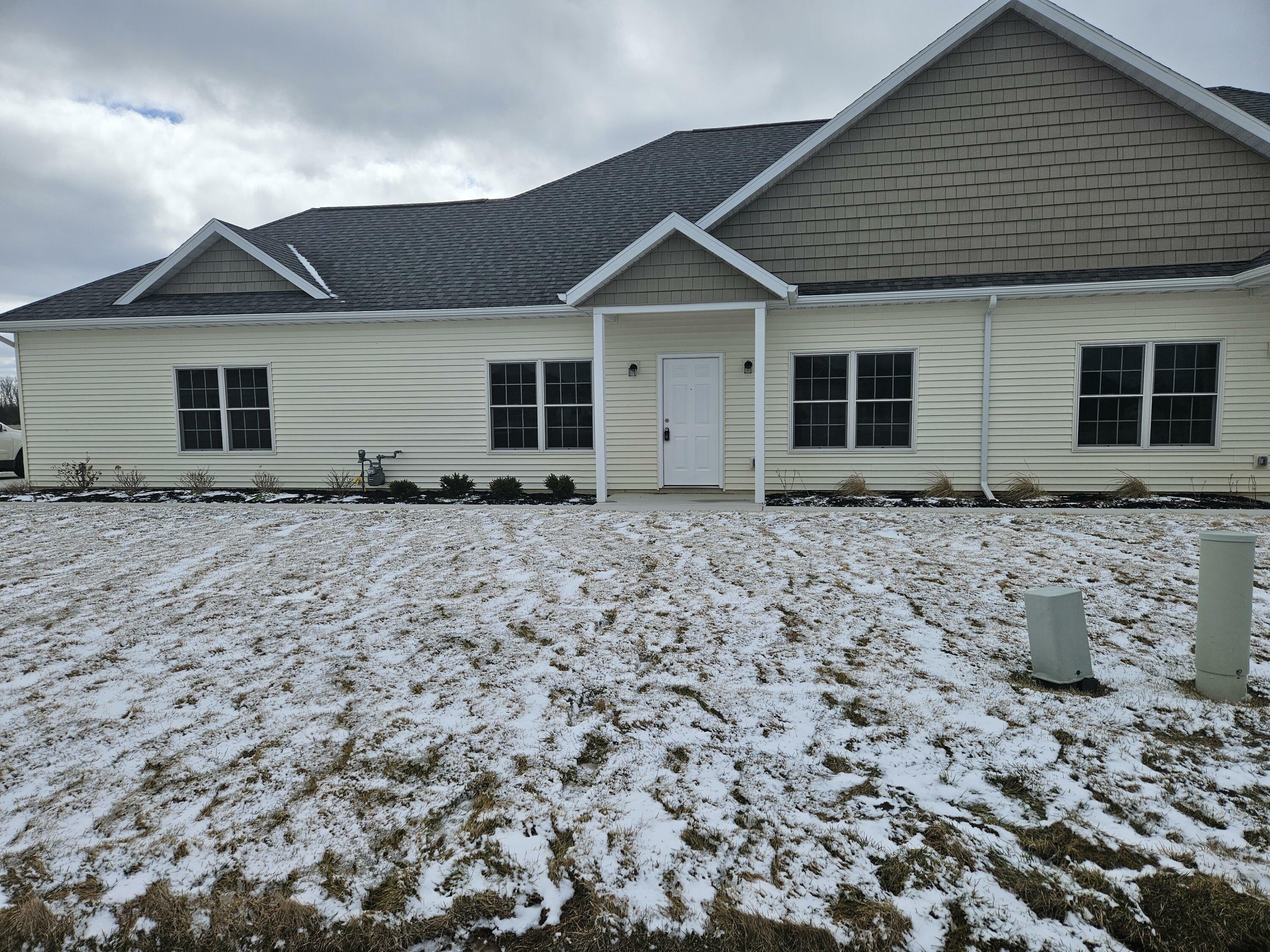 Property Photo:  1866 Peachtree Path  MI 49127 