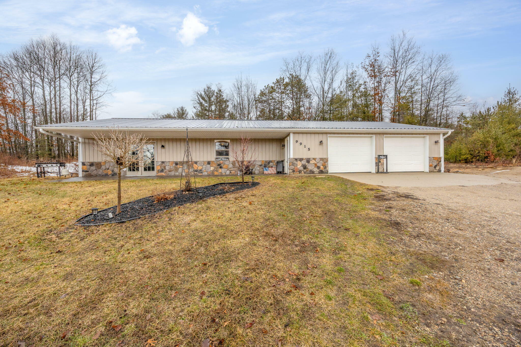 Property Photo: 9915 85th Avenue MI 49332