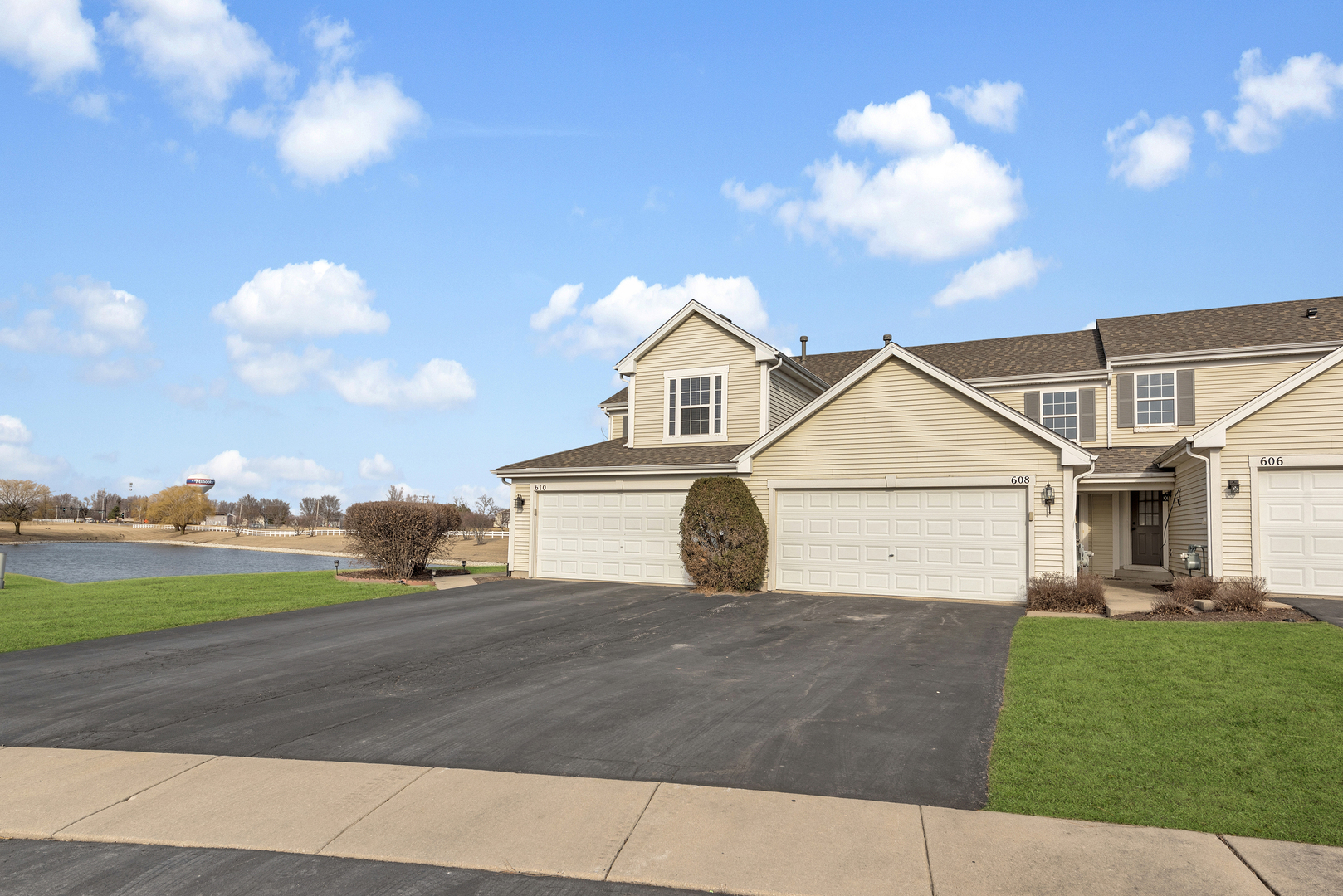 Property Photo:  608 Chestnut Ridge  IL 60447 