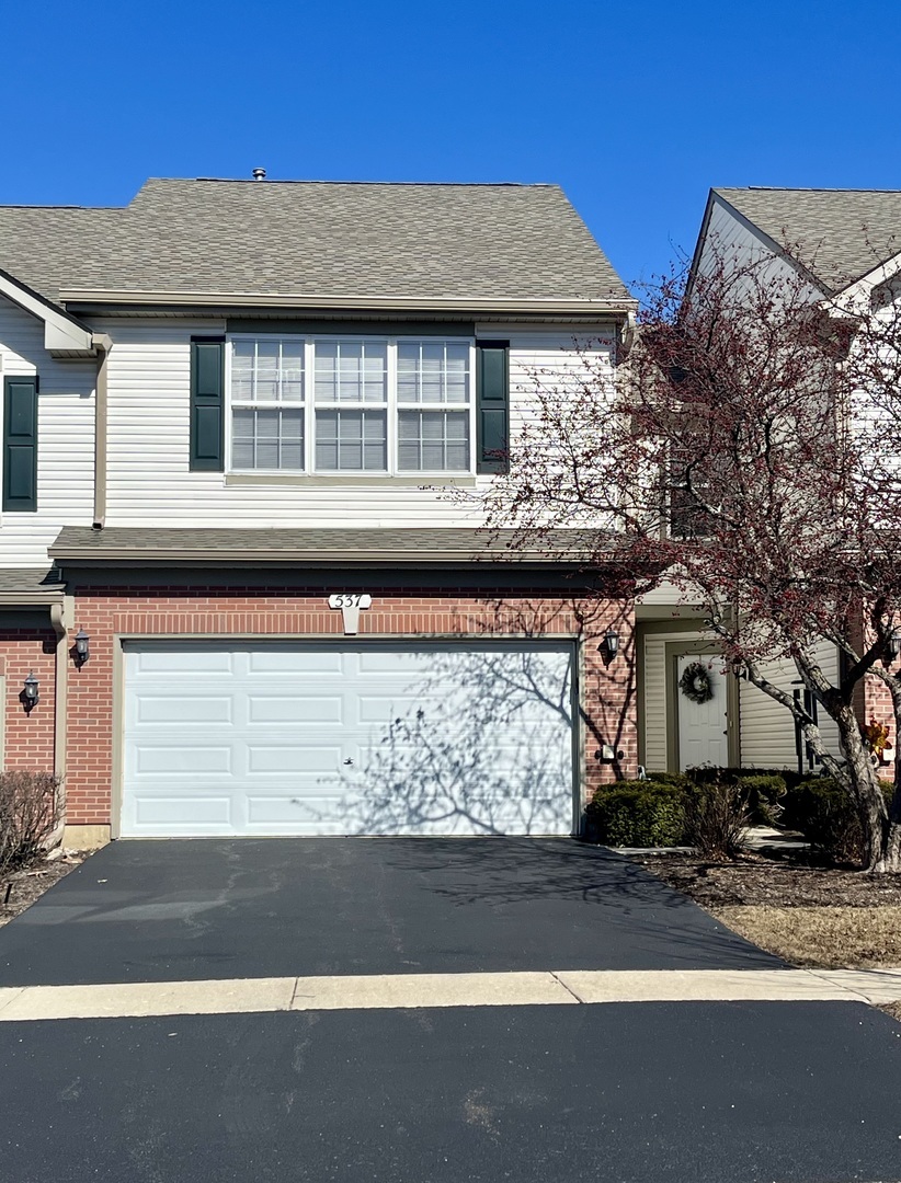 Property Photo: 537 N Fox Trail IL 60073