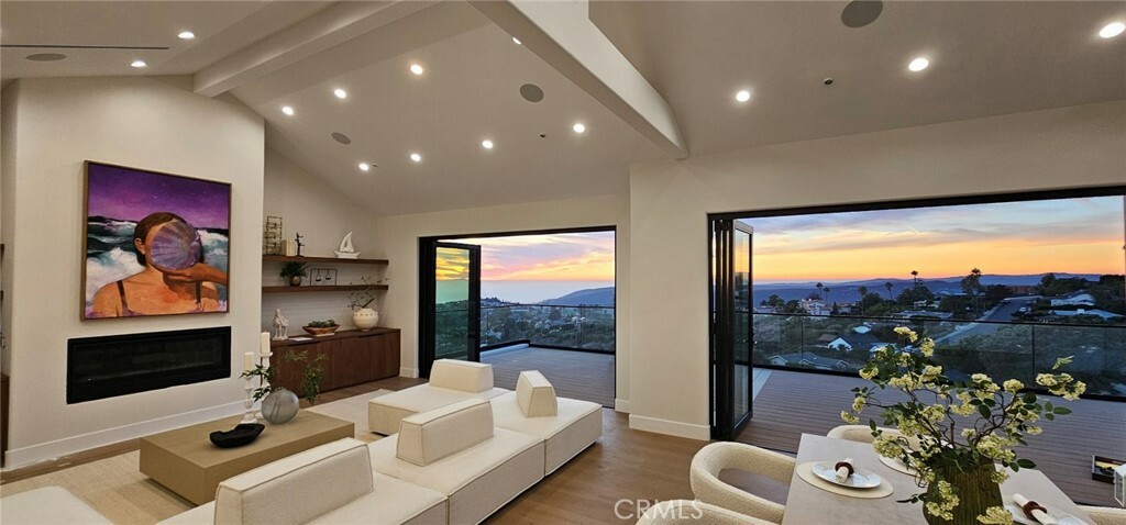 Property Photo: 3059 Cresta Way CA 92651