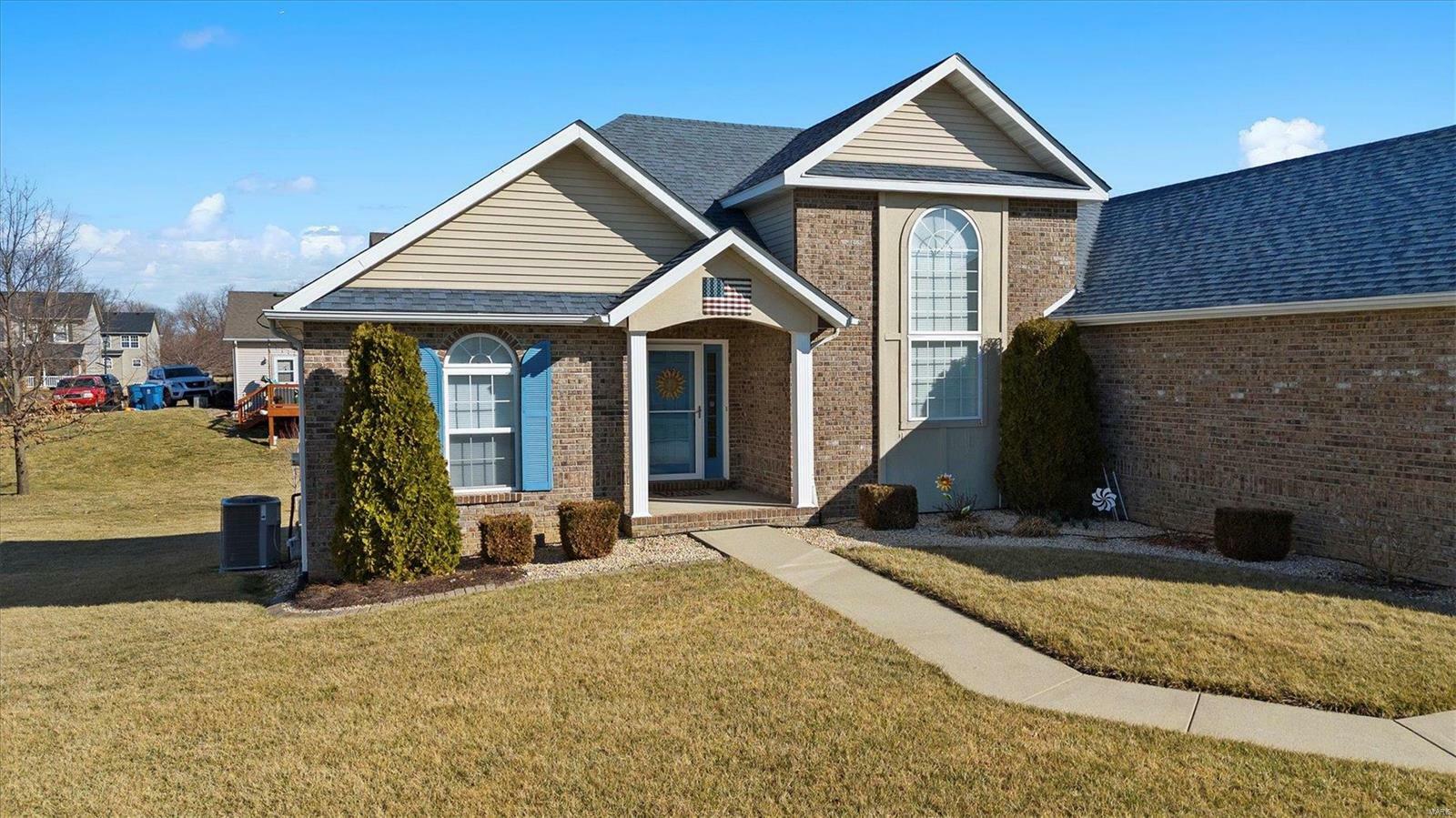 Property Photo:  2735 Cascade Lake Drive  IL 62221 