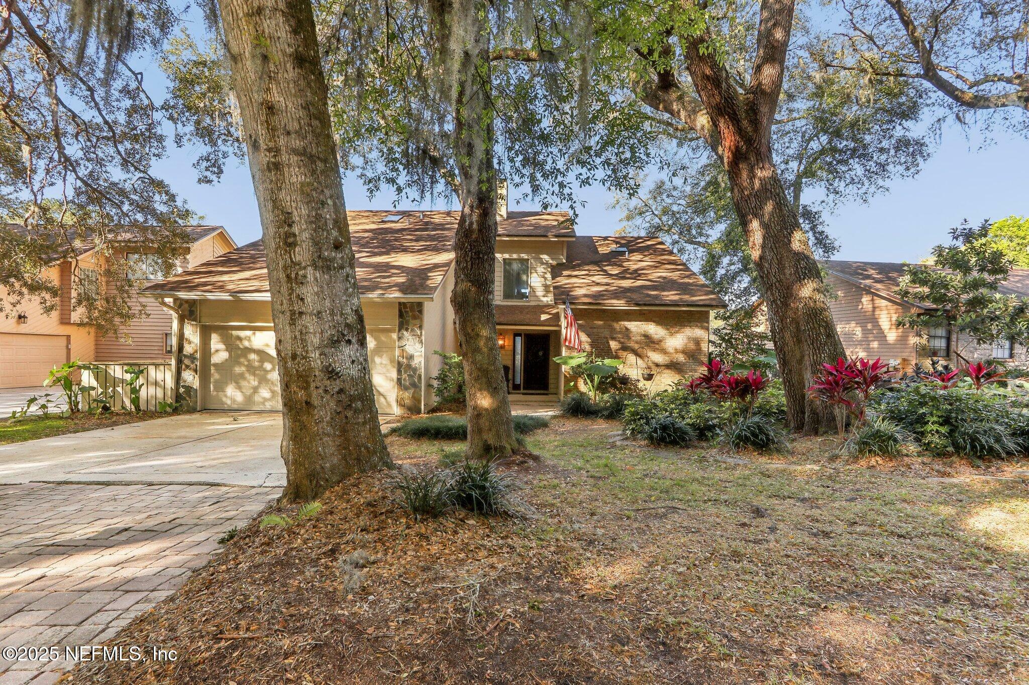 Property Photo: 4350 Springmoor Drive E FL 32225
