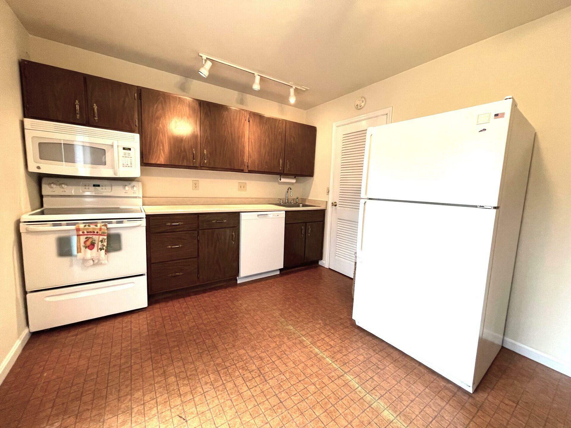 Property Photo: 6815 Curtis Way KY 41042