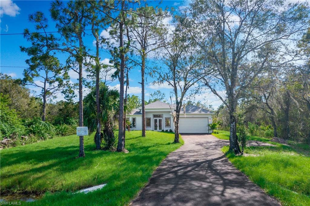 Property Photo: 4626 47th Ave NE FL 34120