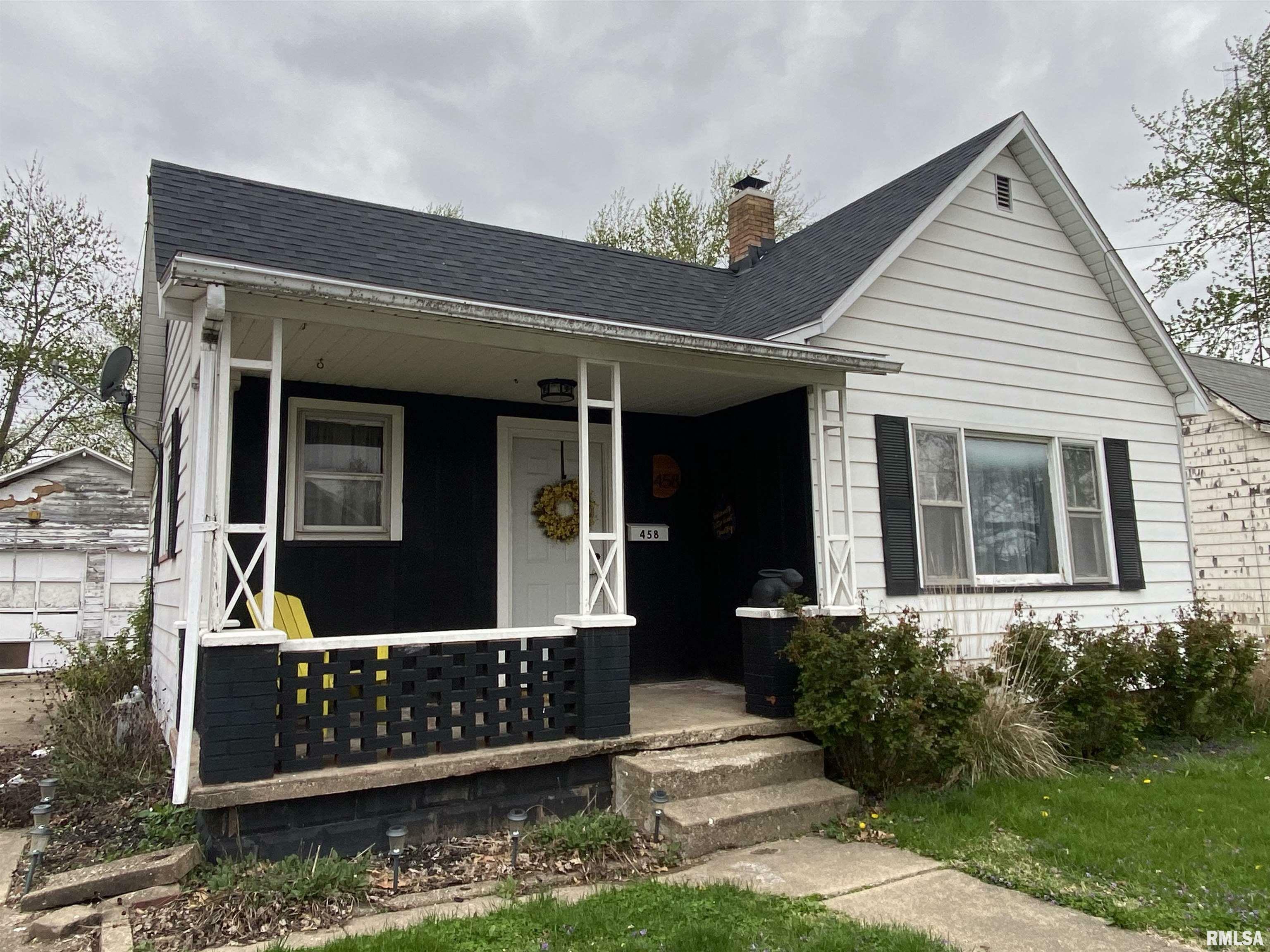 Property Photo: 458 N 8th Avenue IL 61520