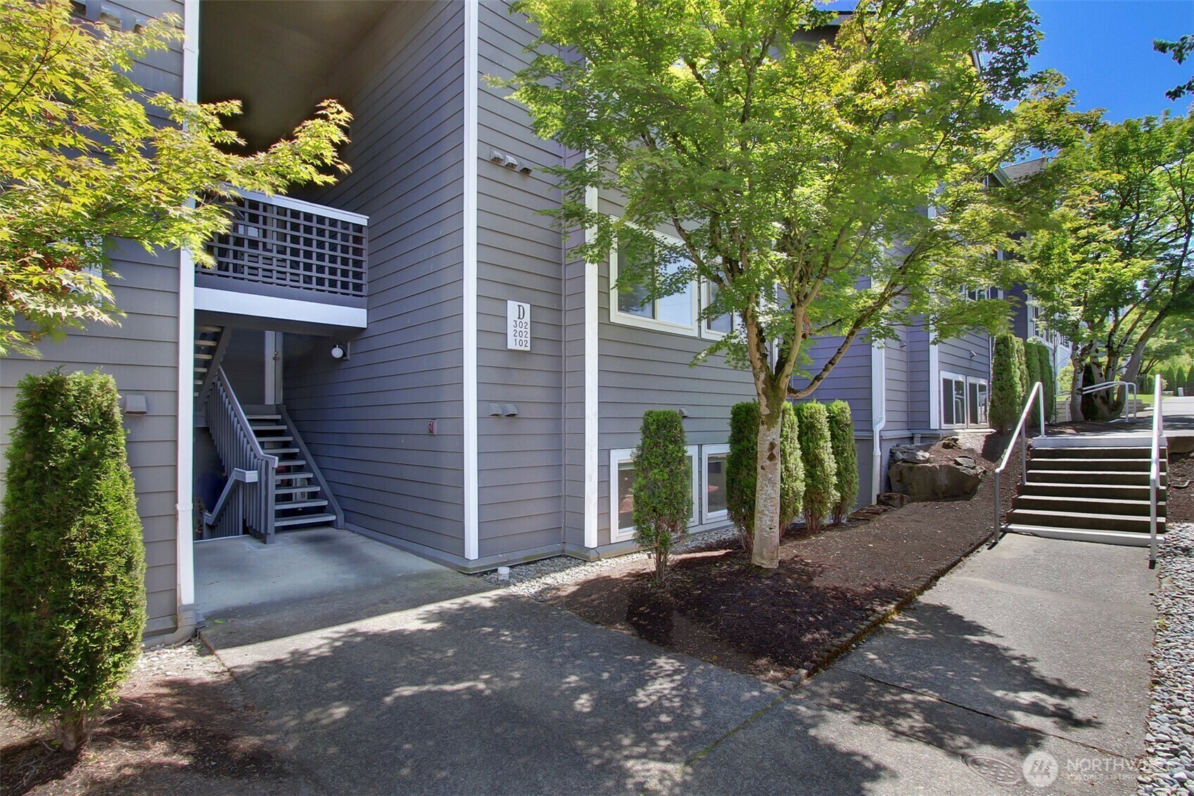 Property Photo:  12424  109th Court NE D102  WA 98034 