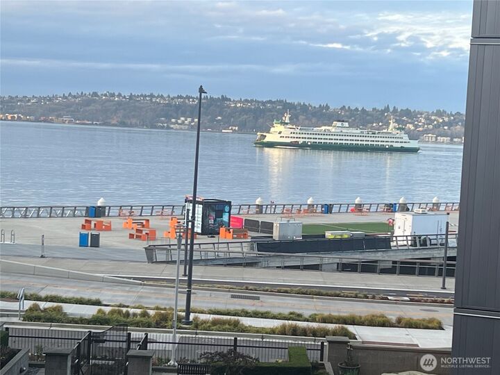 Property Photo: 1900 Alaskan Way 309 WA 98101