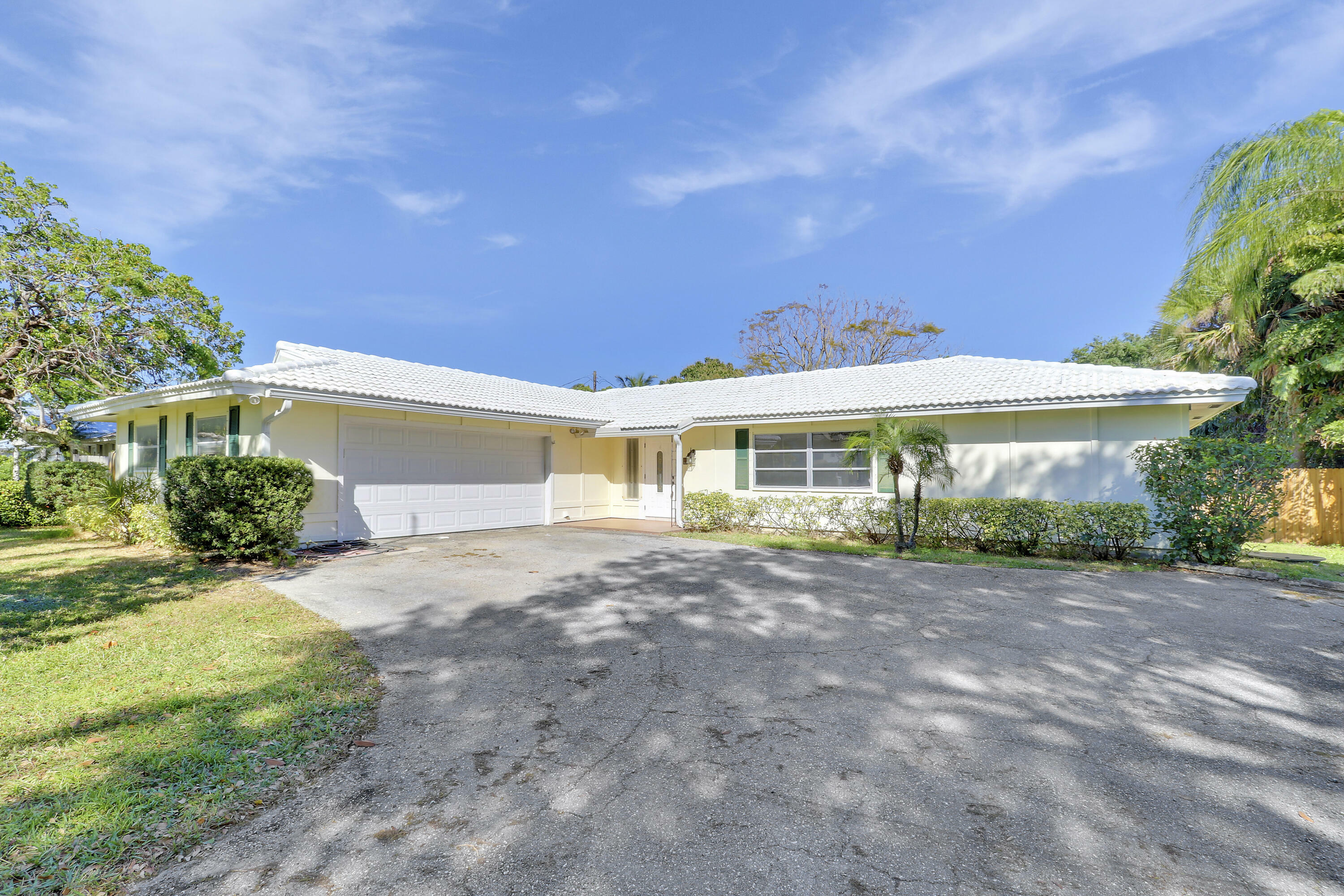 19910 N Riverside Drive  Jupiter FL 33469 photo
