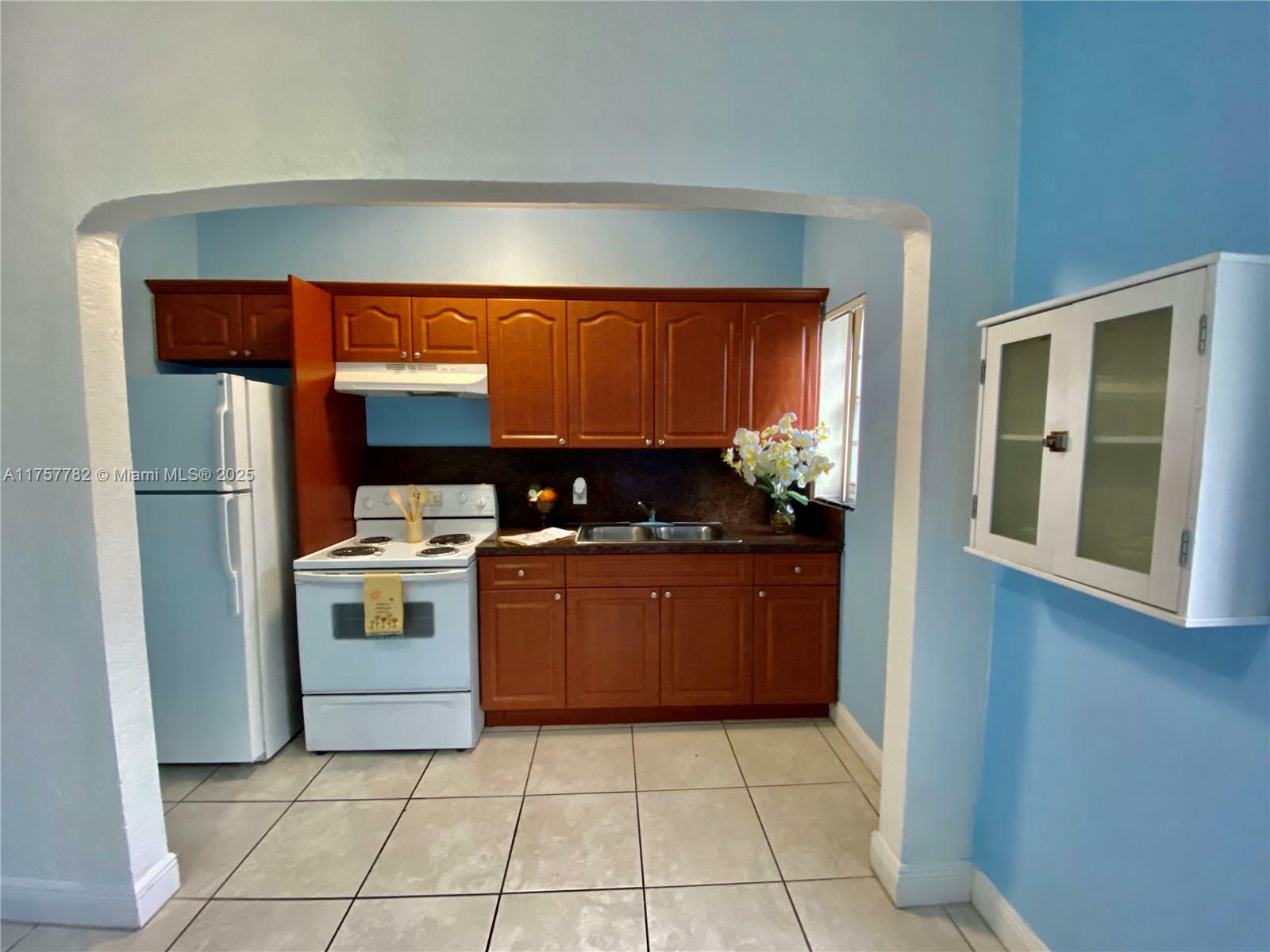 Property Photo:  313 N Krome Ave B  FL 33030 