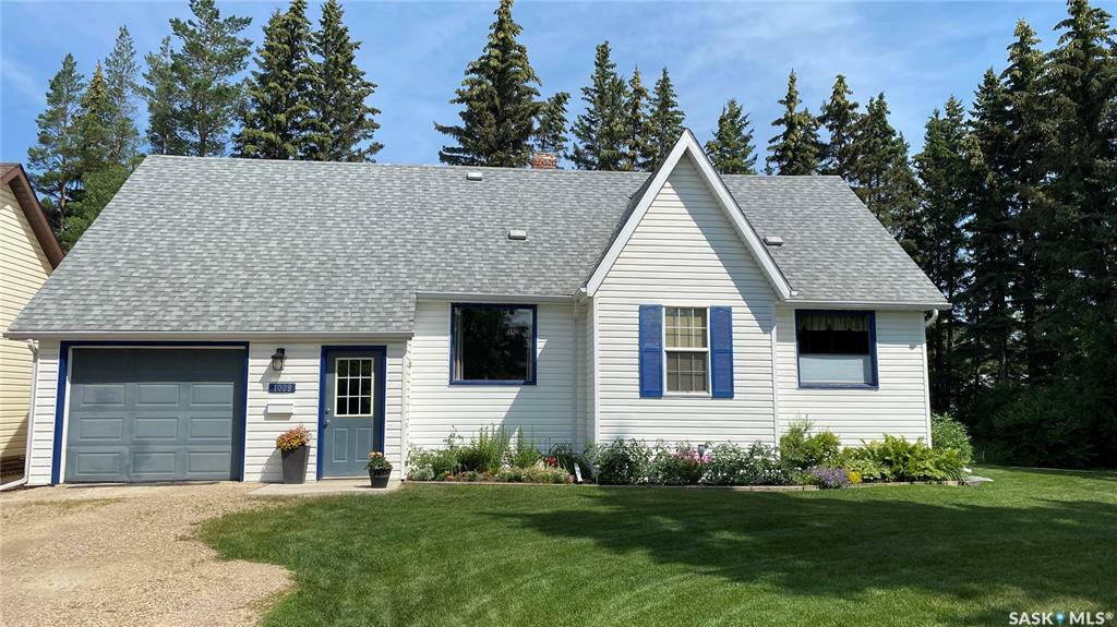 Property Photo: 1007 110th Avenue SK S0E 1T0